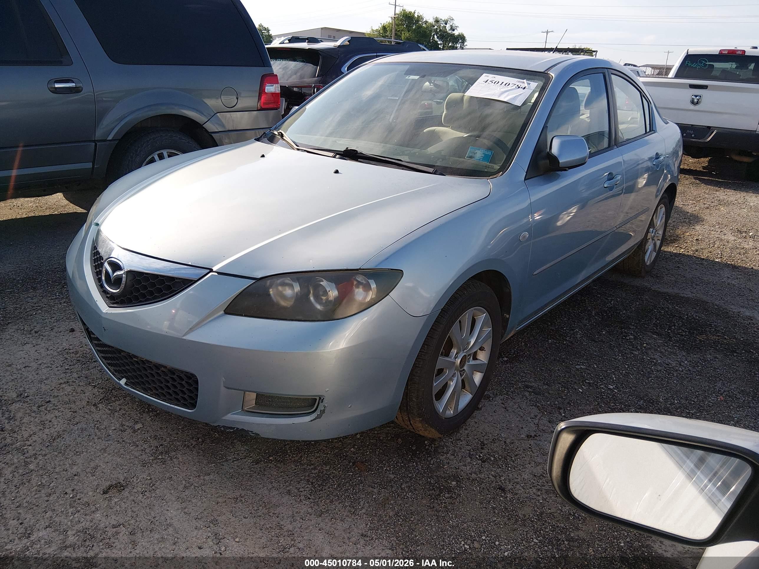 MAZDA MAZDA3 image 2