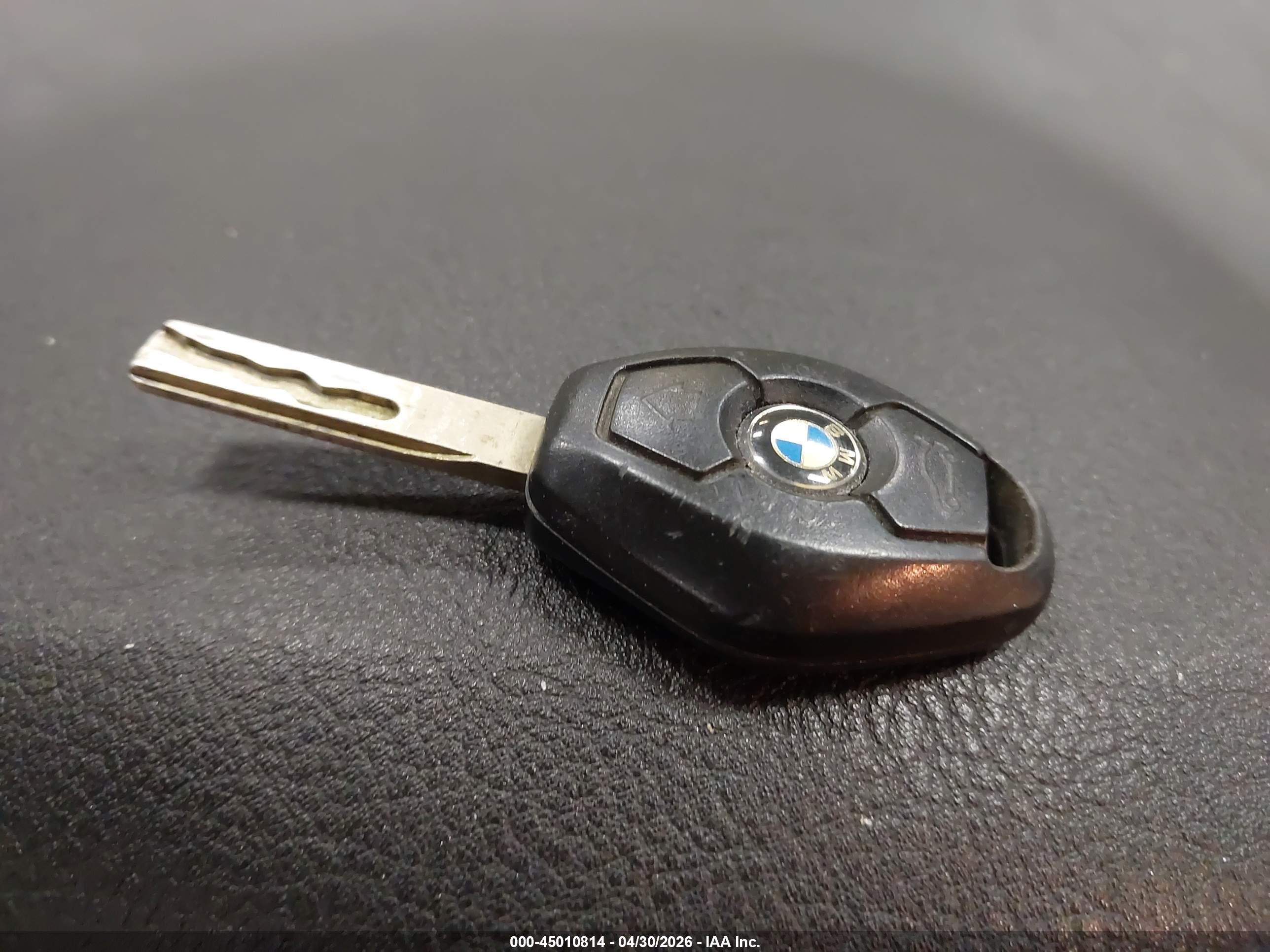 BMW 330XI image 11