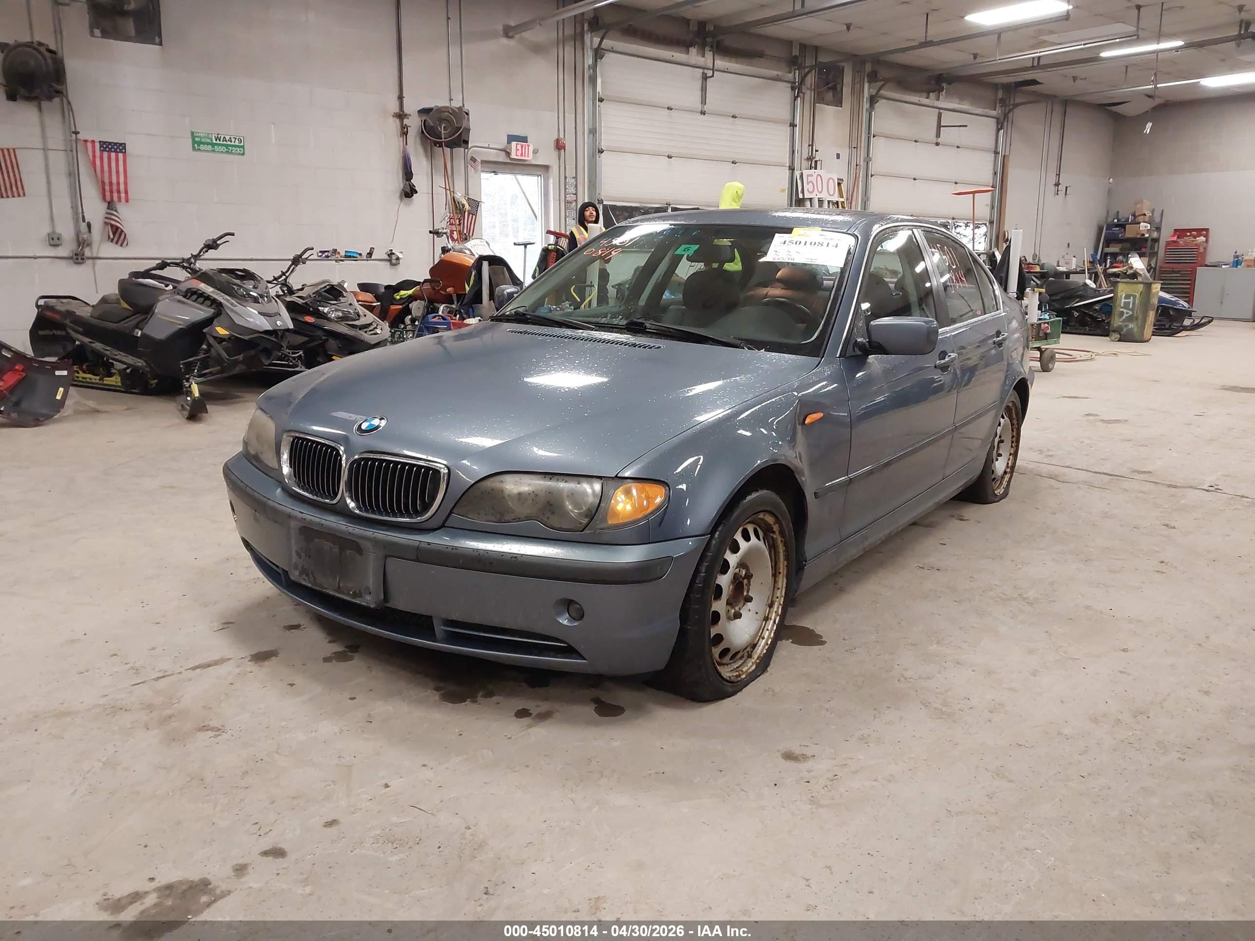 BMW 330XI image 2