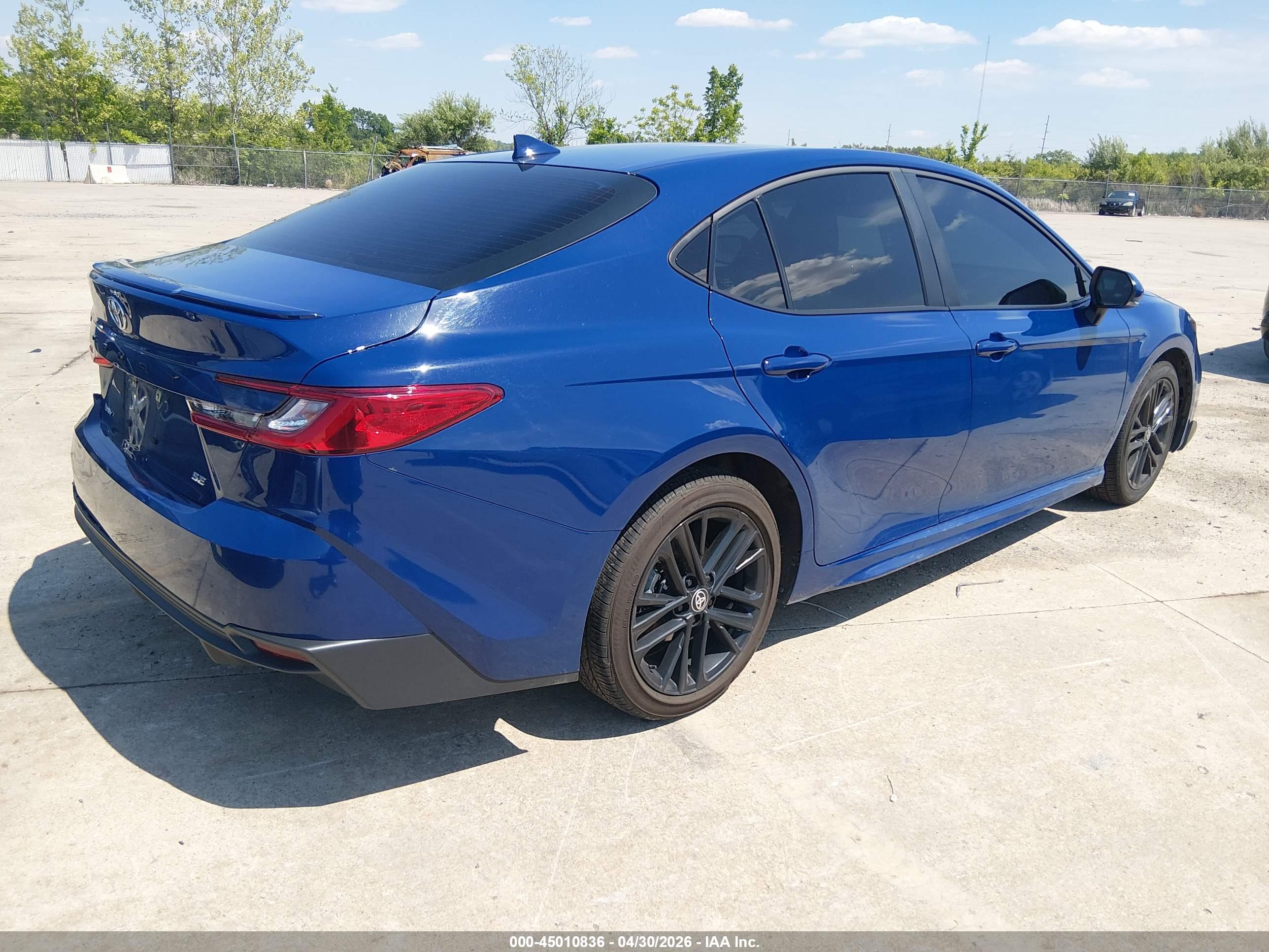 TOYOTA CAMRY image 4
