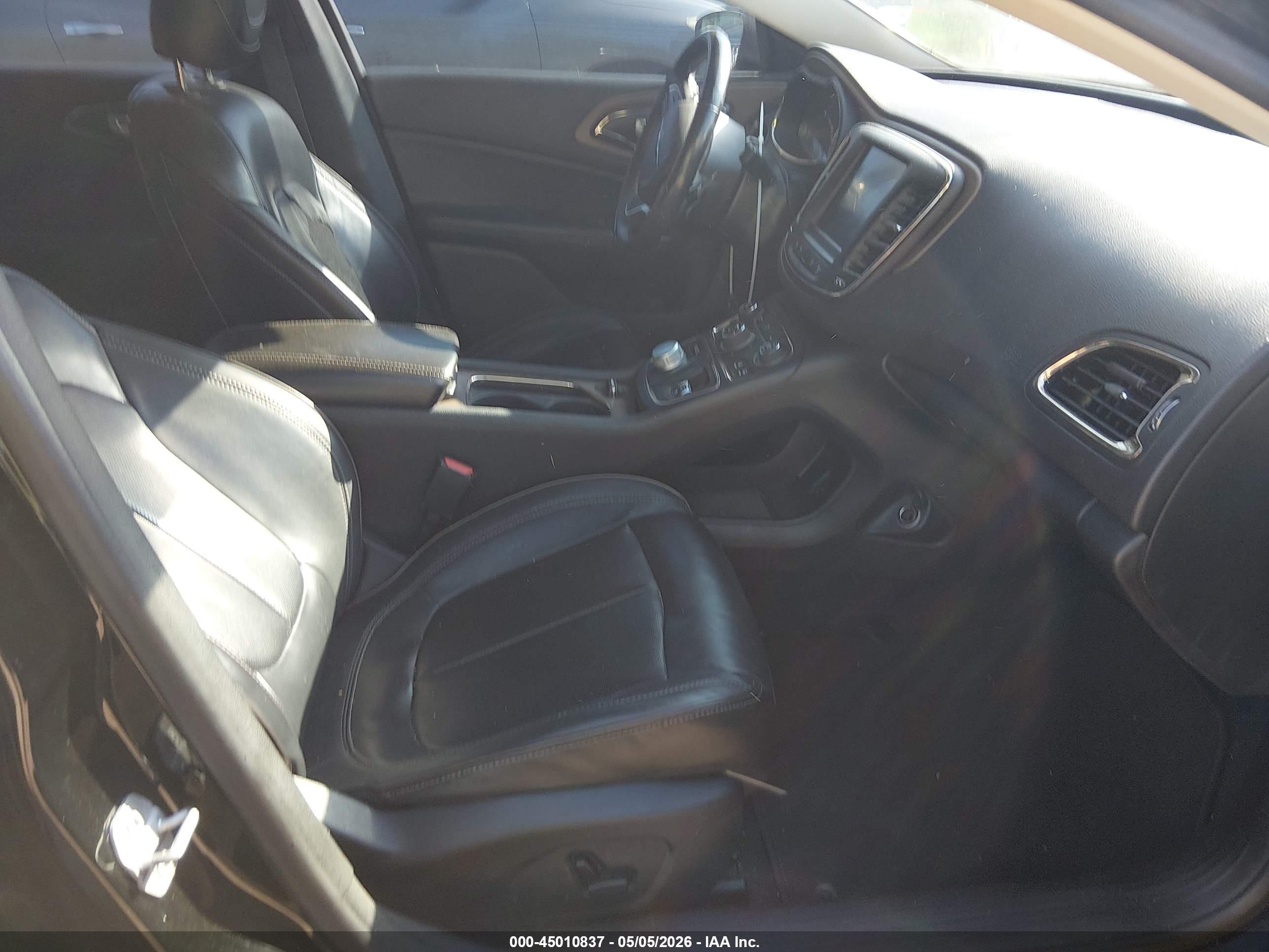 CHRYSLER 200 image 5