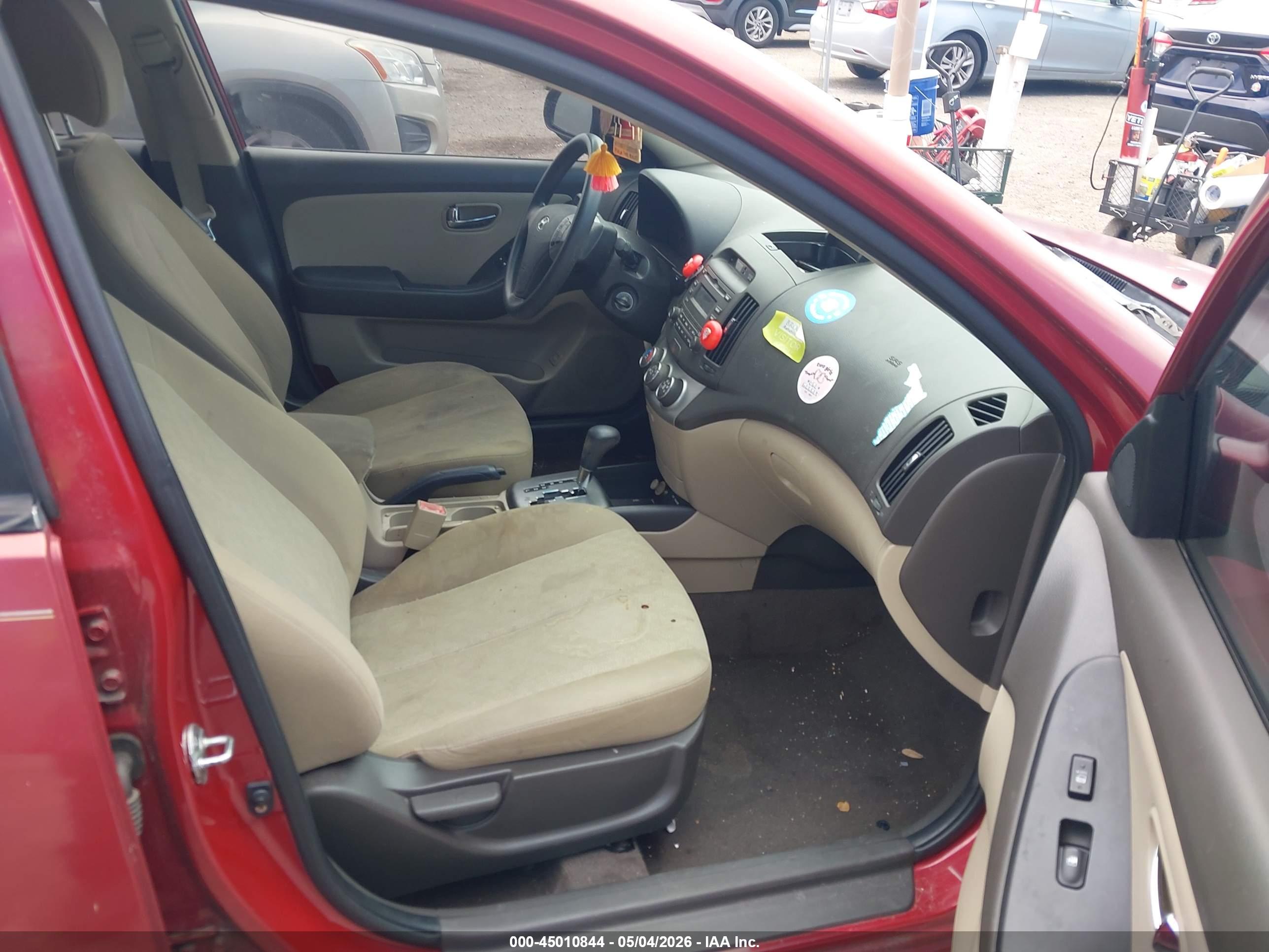 HYUNDAI ELANTRA image 5