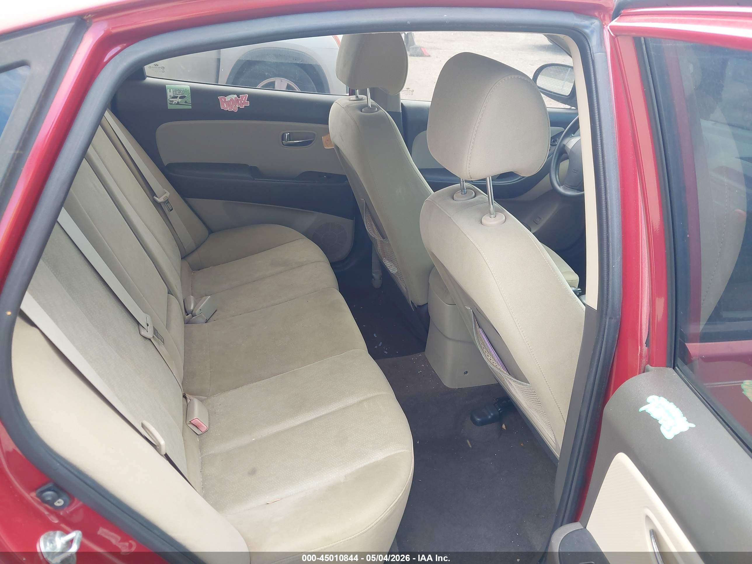 HYUNDAI ELANTRA image 8