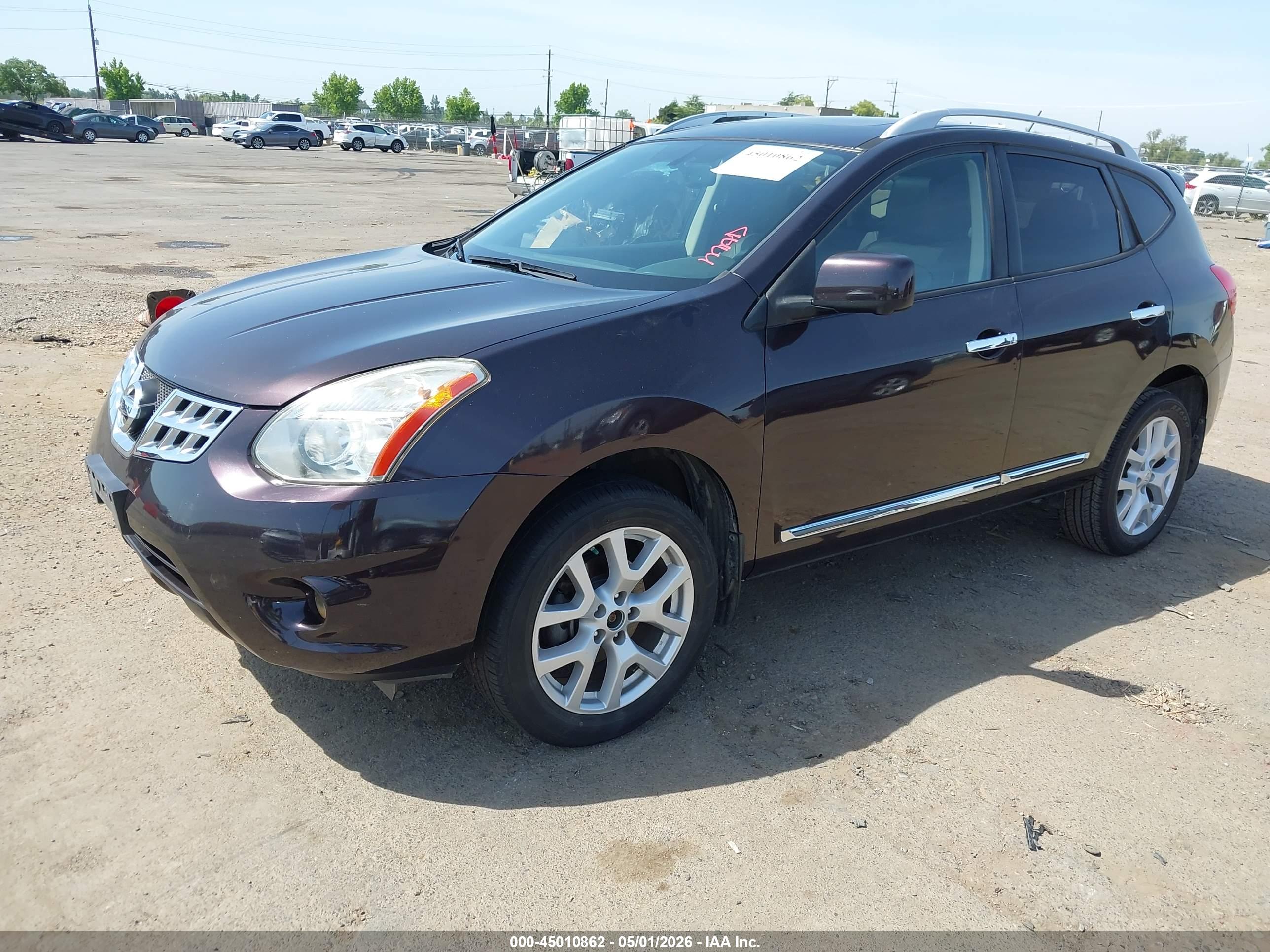 NISSAN ROGUE image 2