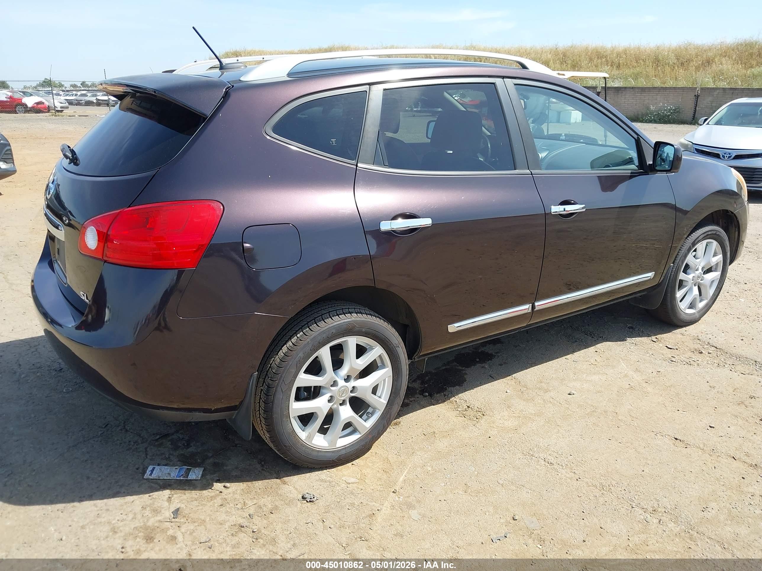 NISSAN ROGUE image 4