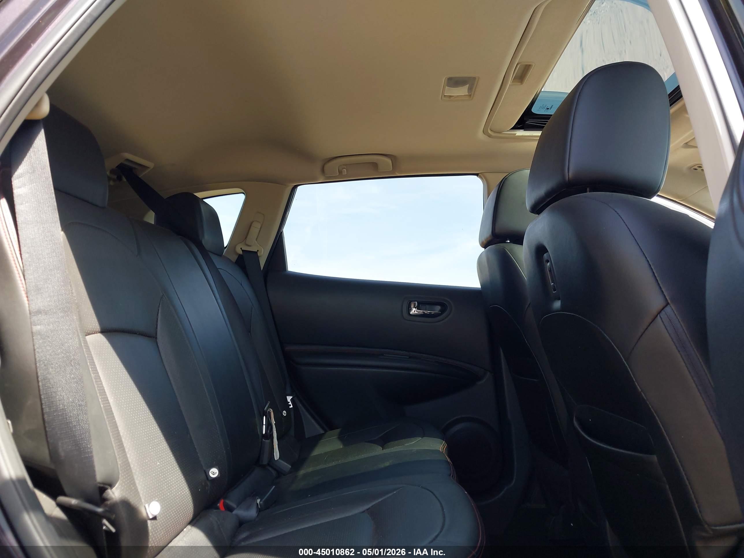 NISSAN ROGUE image 8