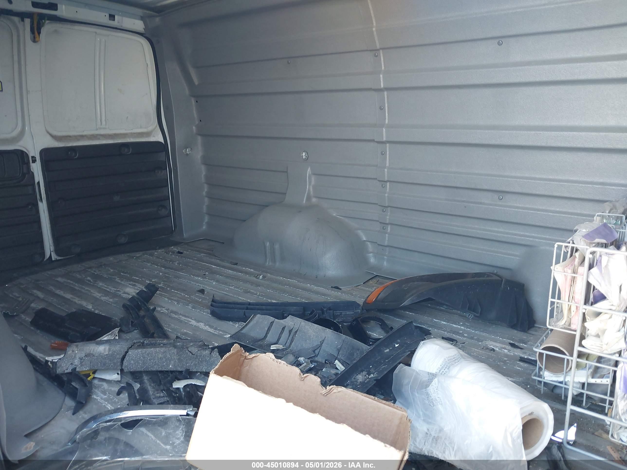 GMC SAVANA image 8