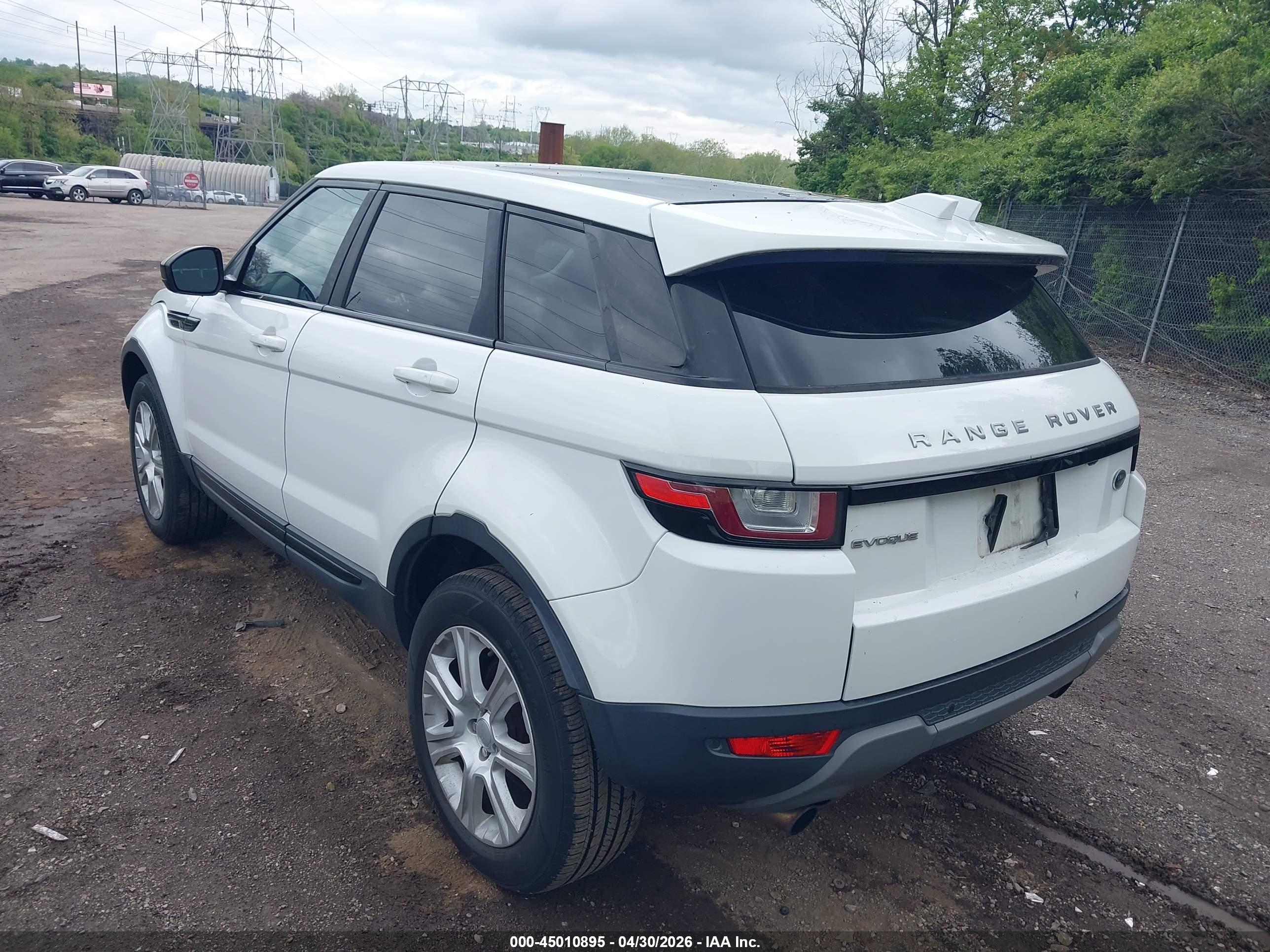 LAND ROVER image 3