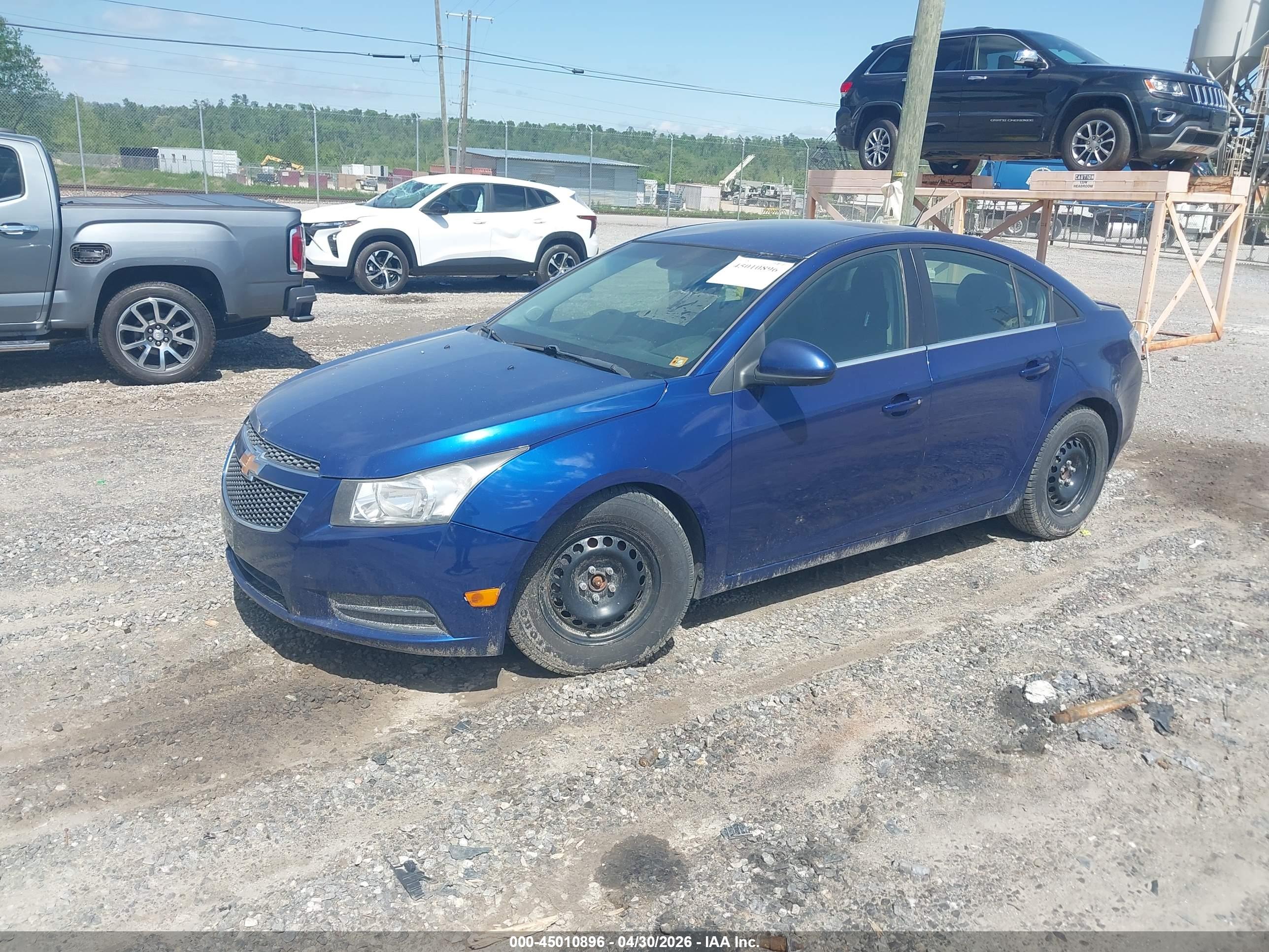 CHEVROLET CRUZE image 2
