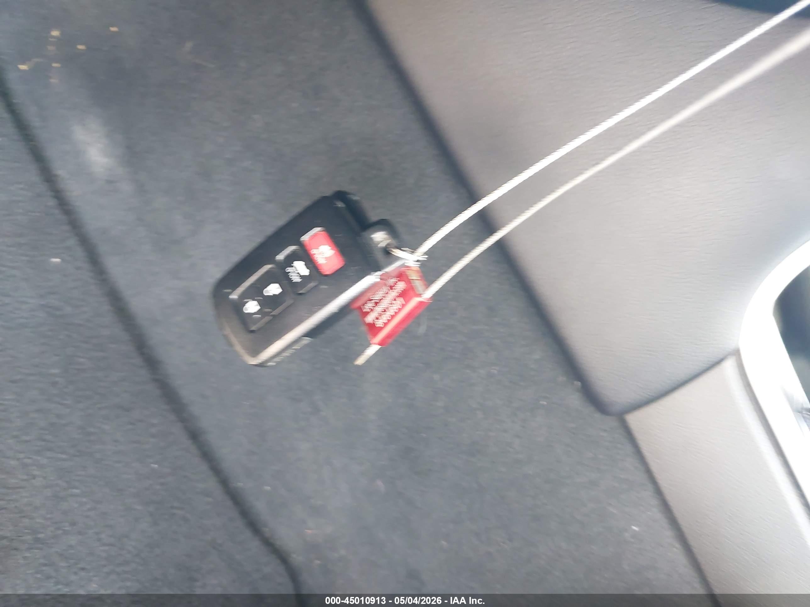 TOYOTA CAMRY image 11