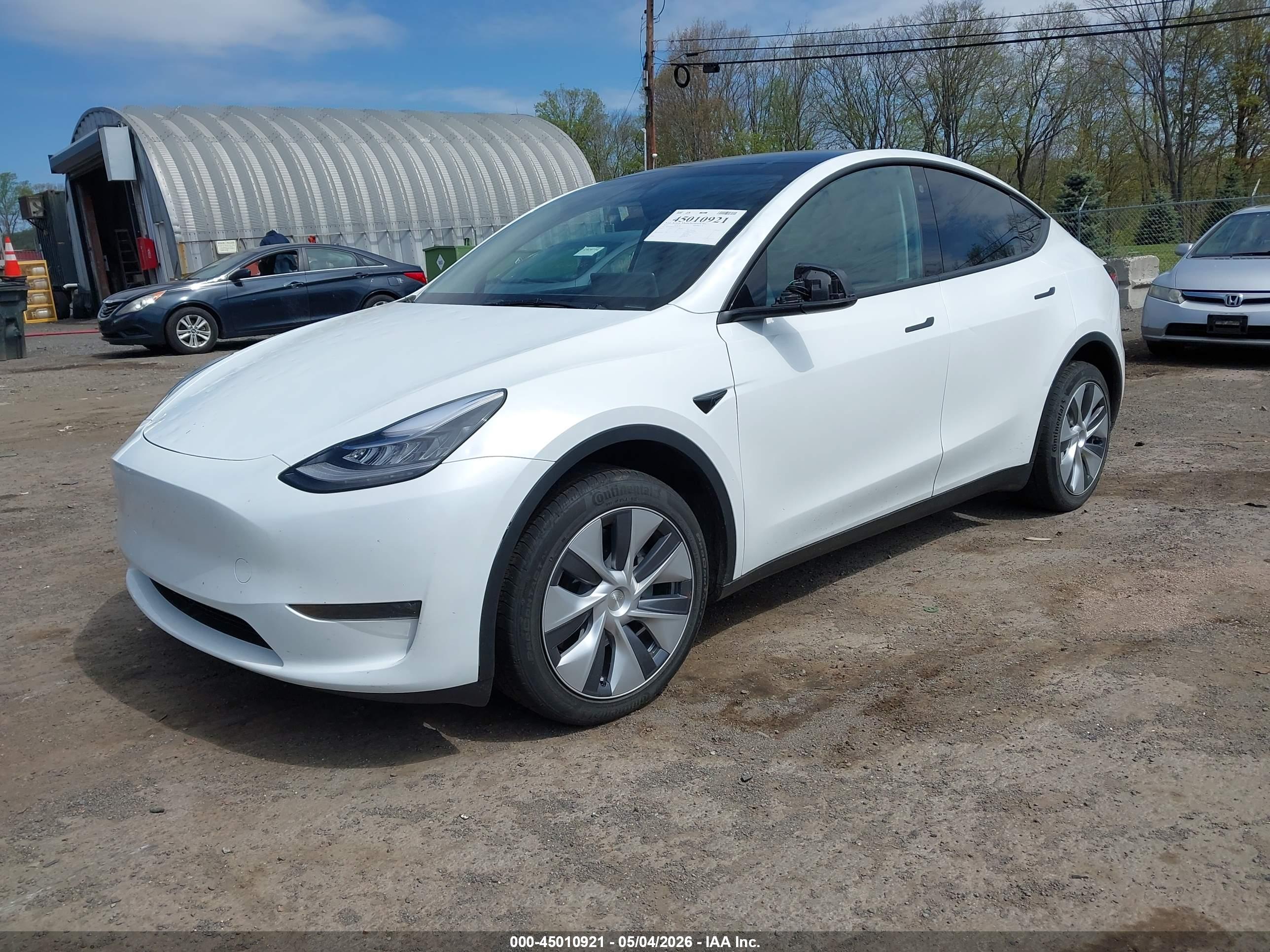 TESLA MODEL image 2