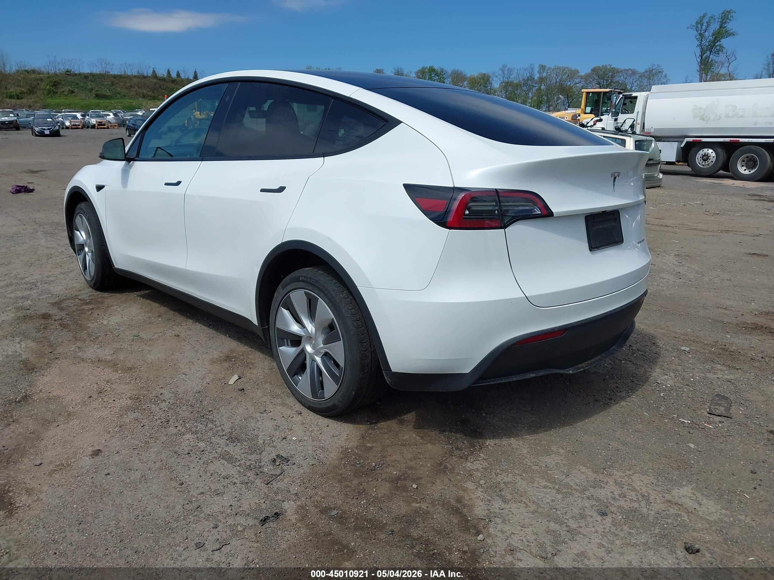 TESLA MODEL image 3