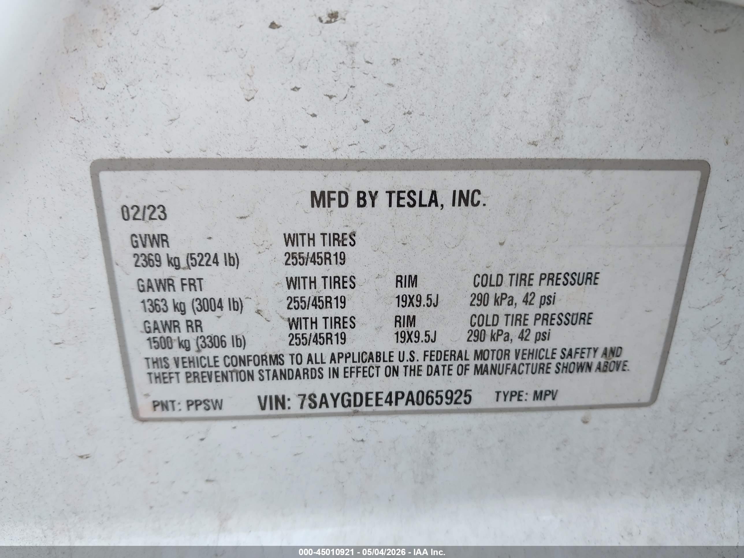 TESLA MODEL image 9