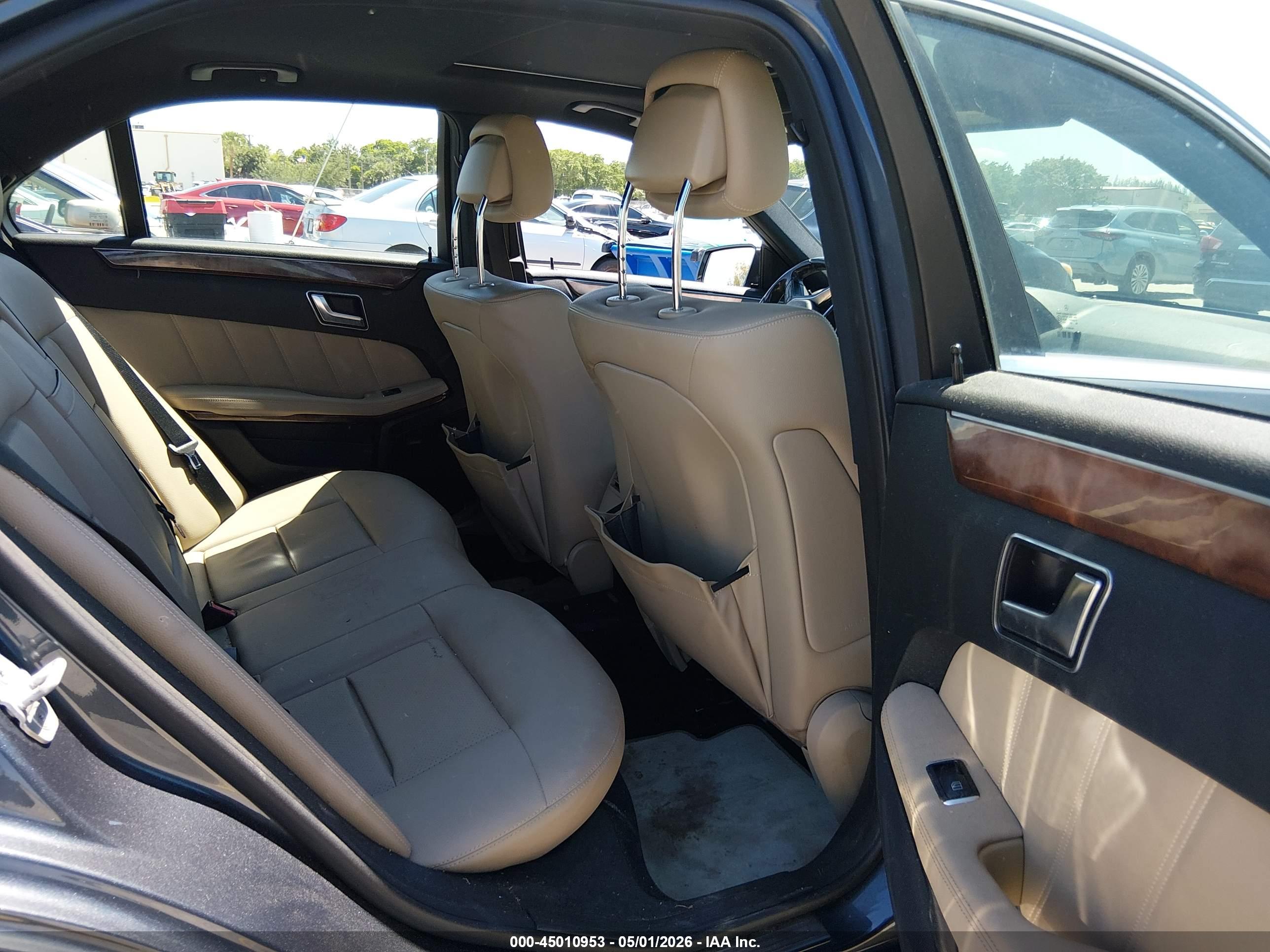 MERCEDES-BENZ E image 8