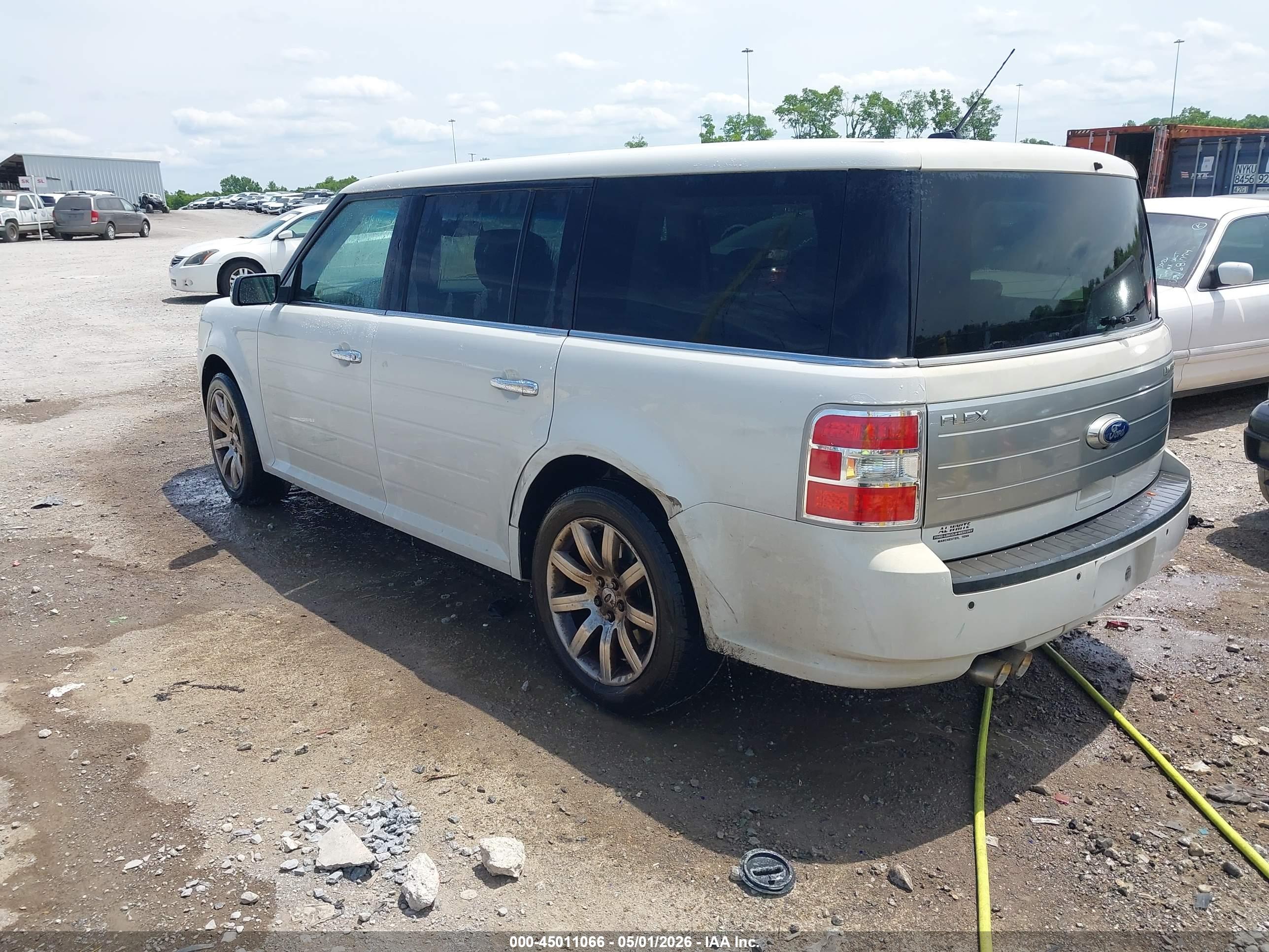 FORD FLEX image 3
