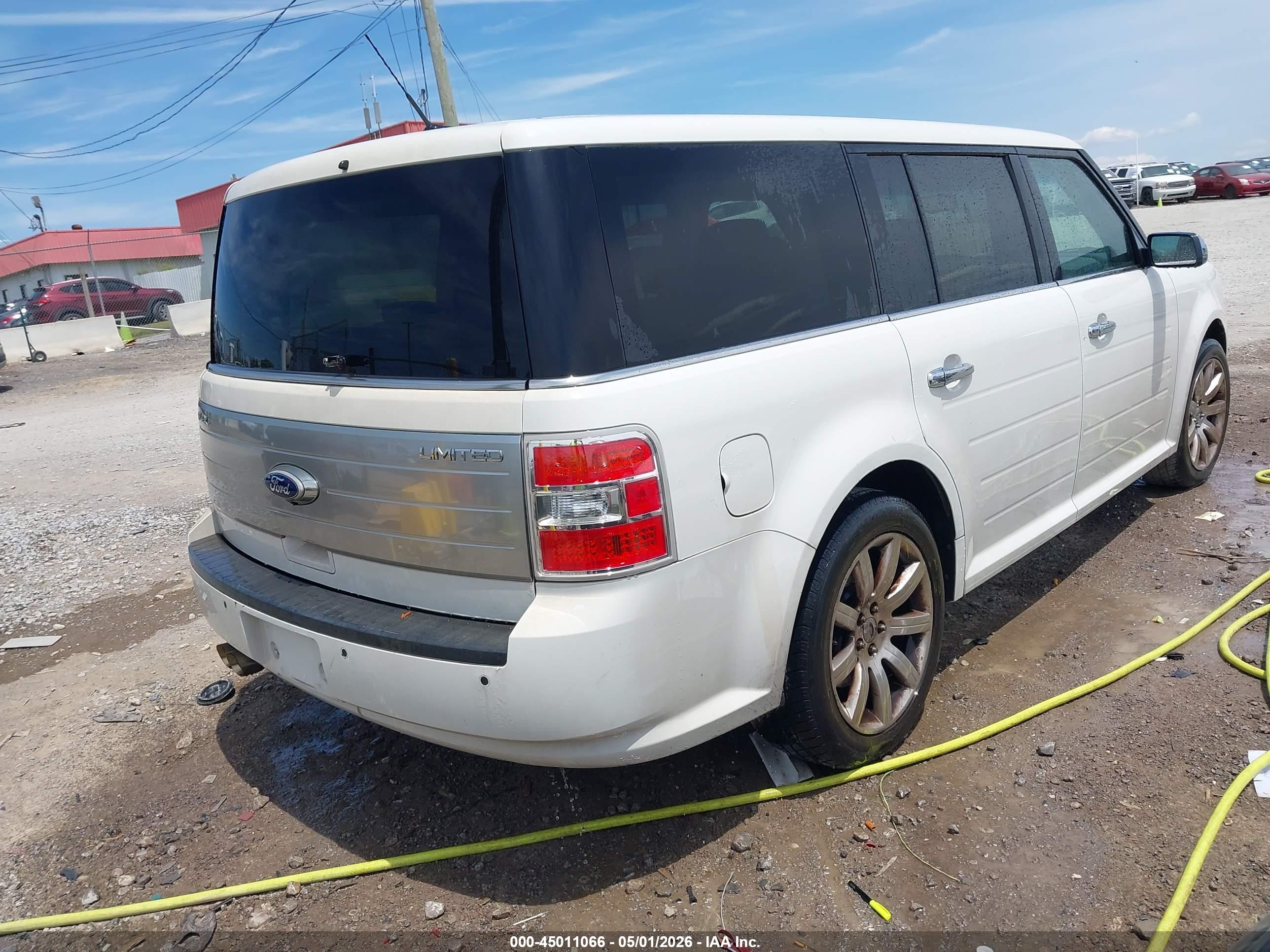 FORD FLEX image 4