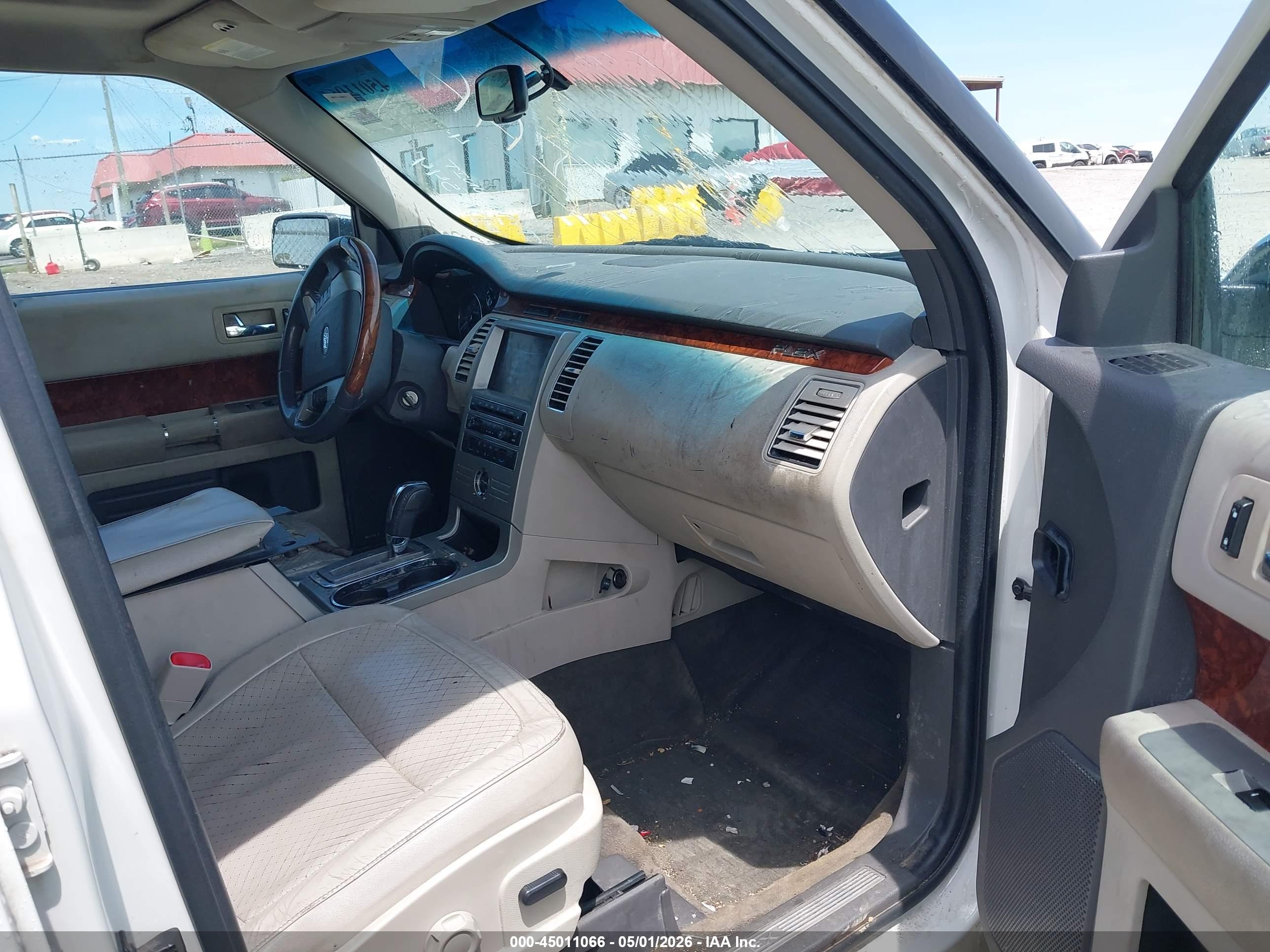 FORD FLEX image 5