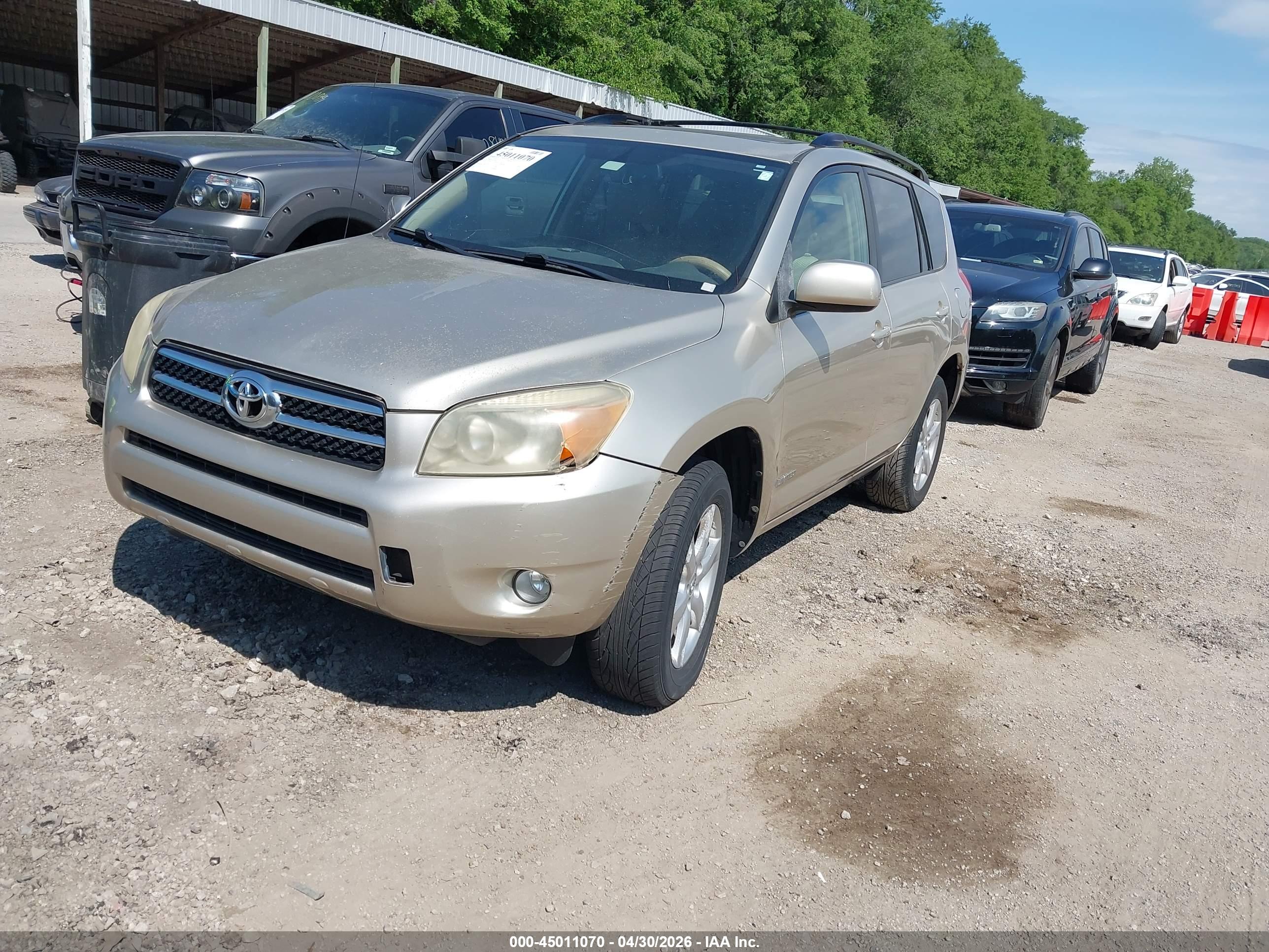 TOYOTA RAV4 image 2