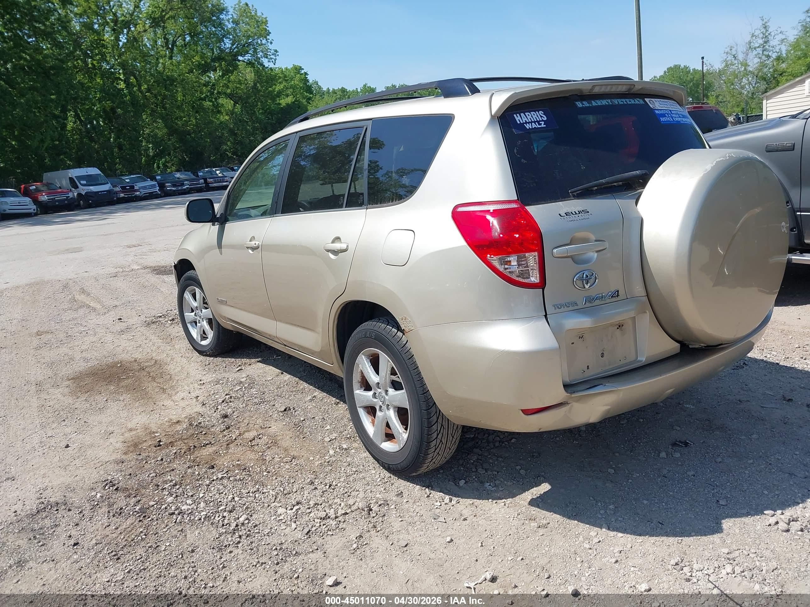 TOYOTA RAV4 image 3