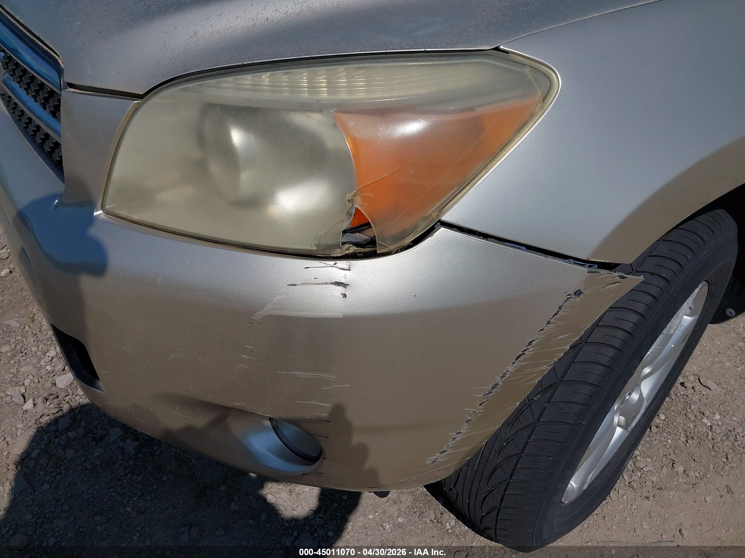 TOYOTA RAV4 image 6