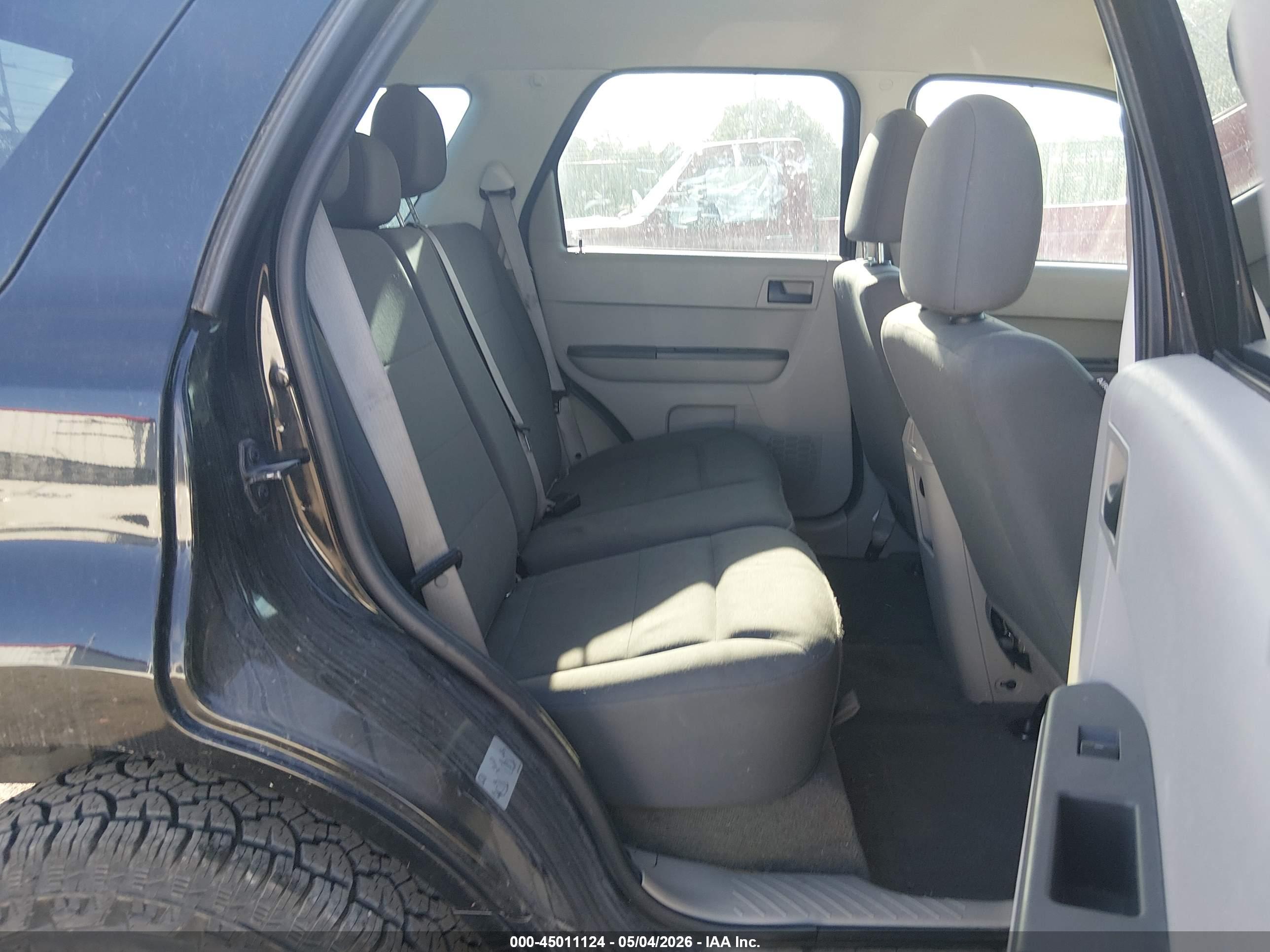 FORD ESCAPE image 8