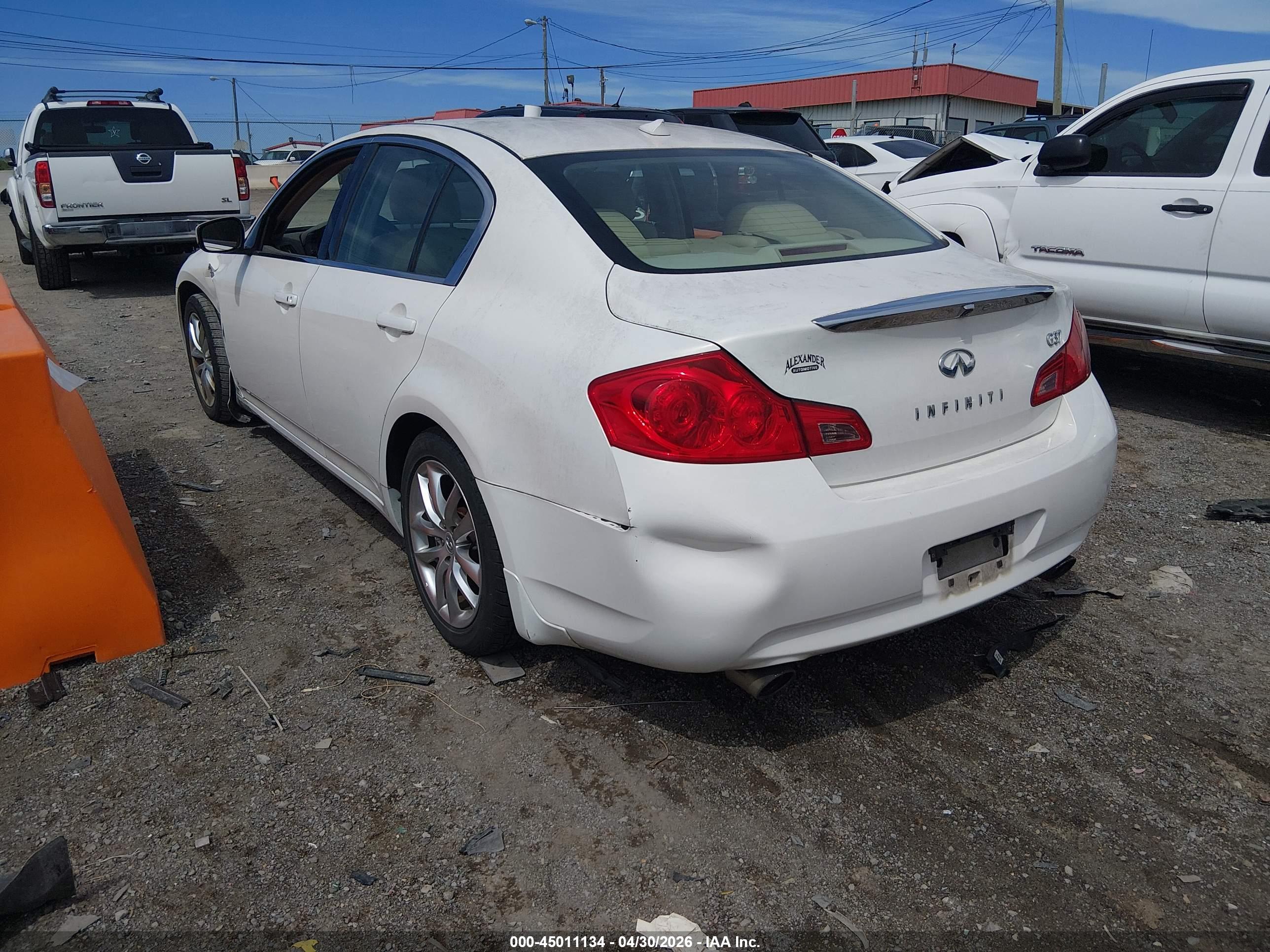 INFINITI G37 image 3