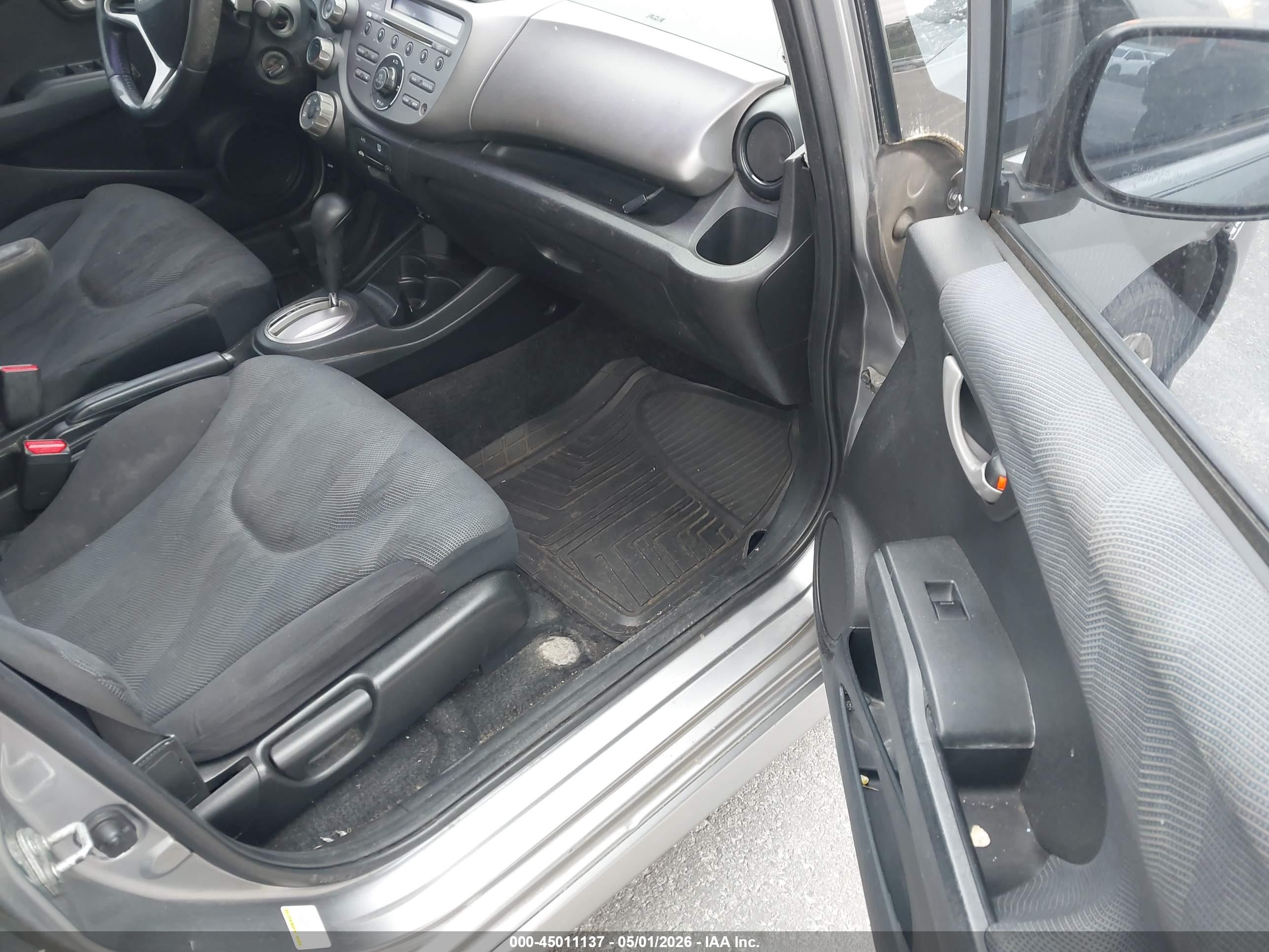 HONDA FIT image 5