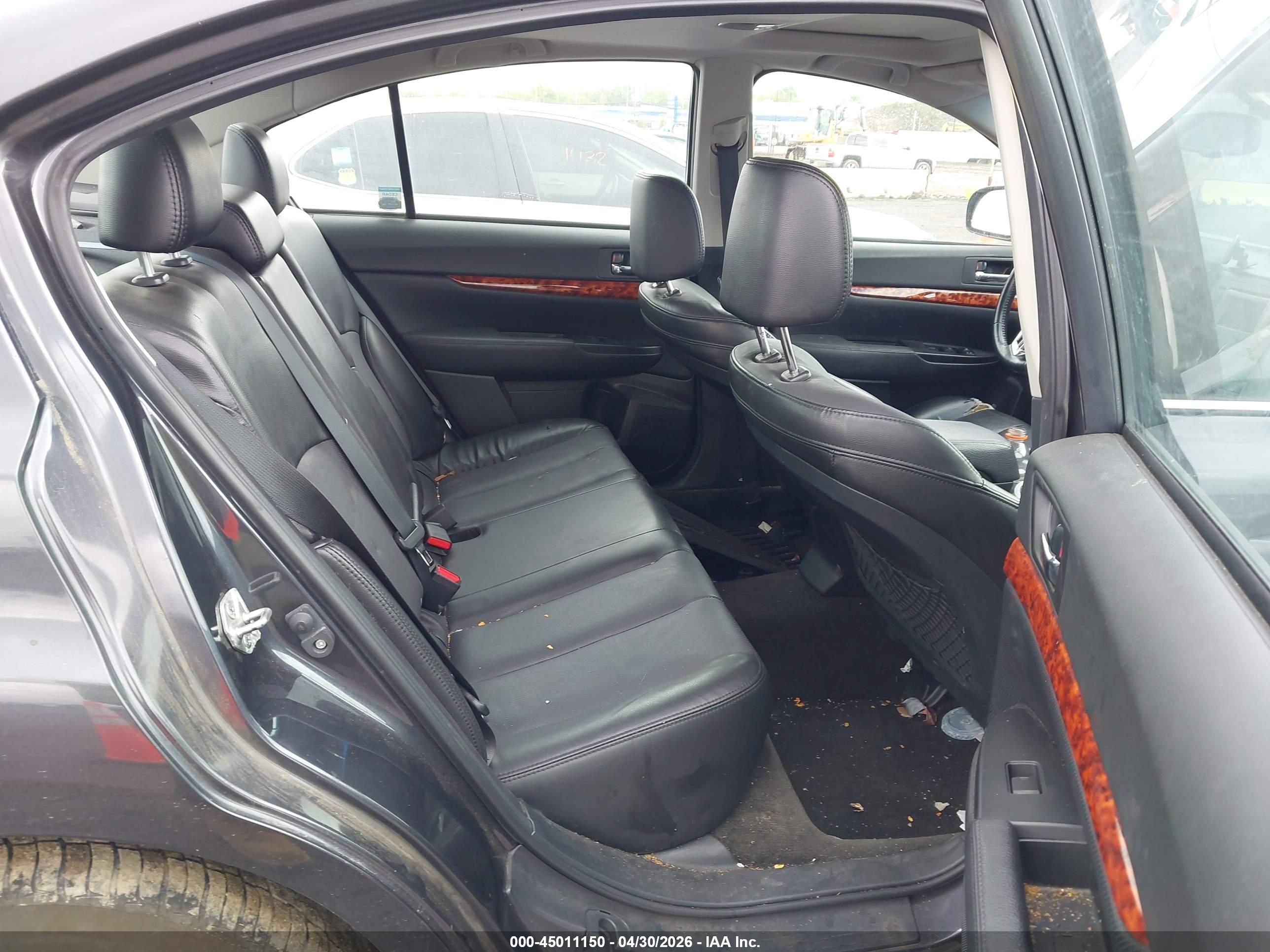 SUBARU LEGACY image 8