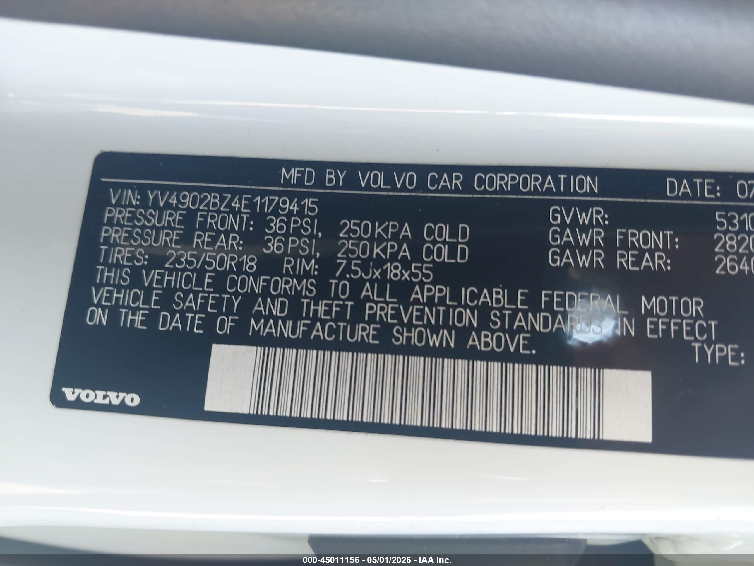 VOLVO XC70 image 9