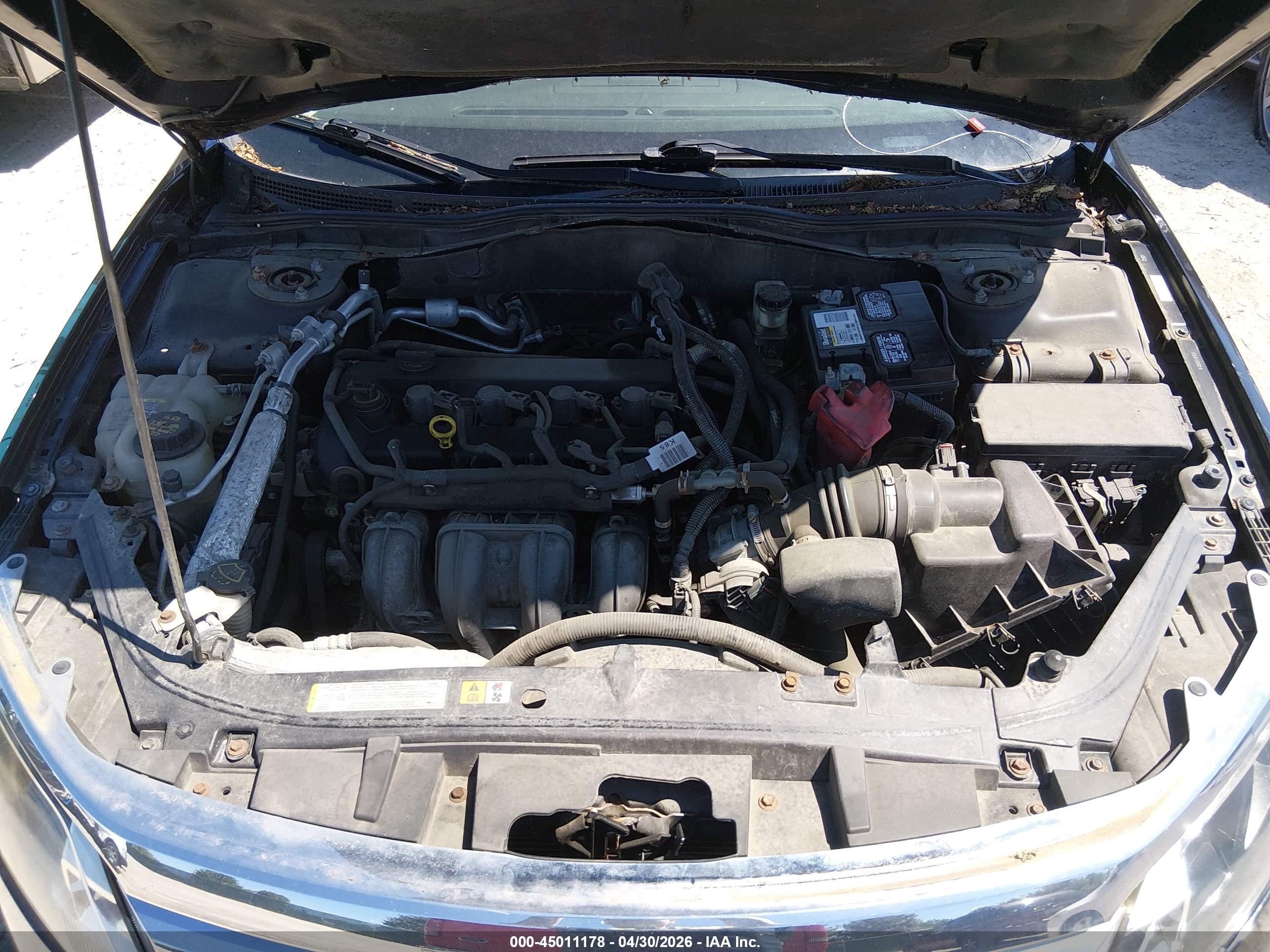 FORD FUSION image 10