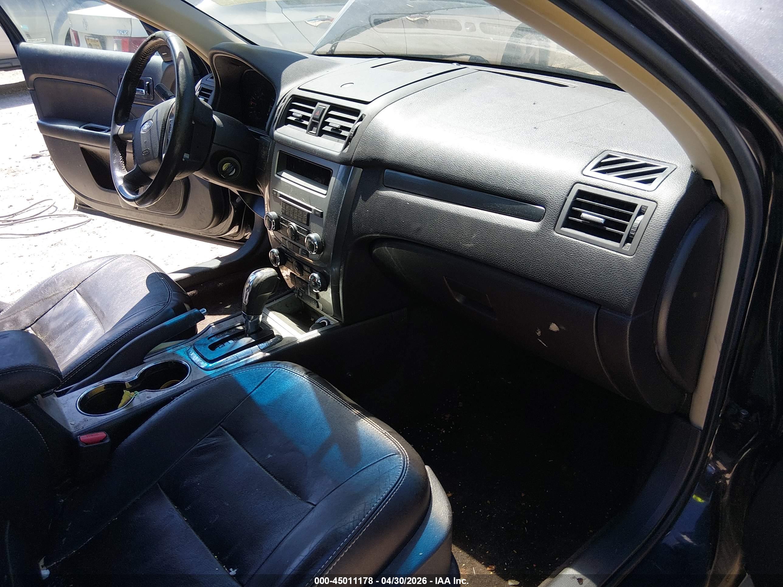 FORD FUSION image 5