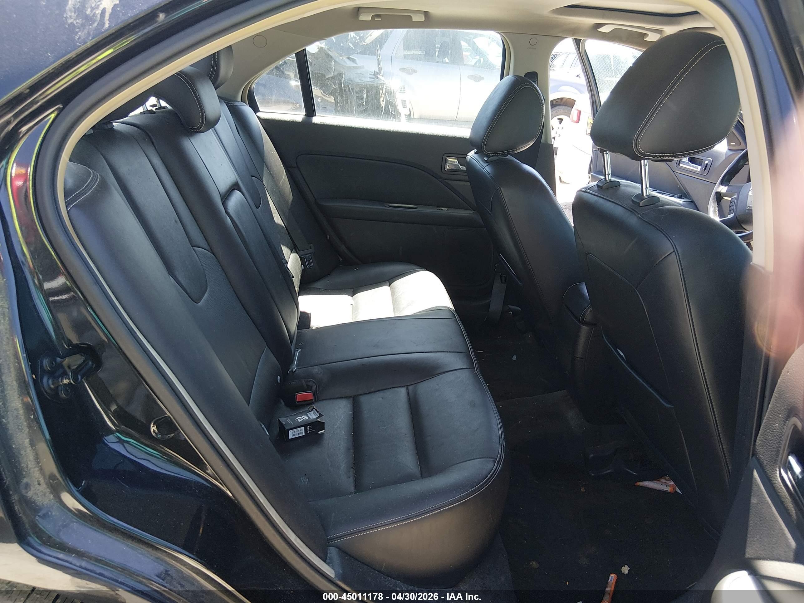 FORD FUSION image 8