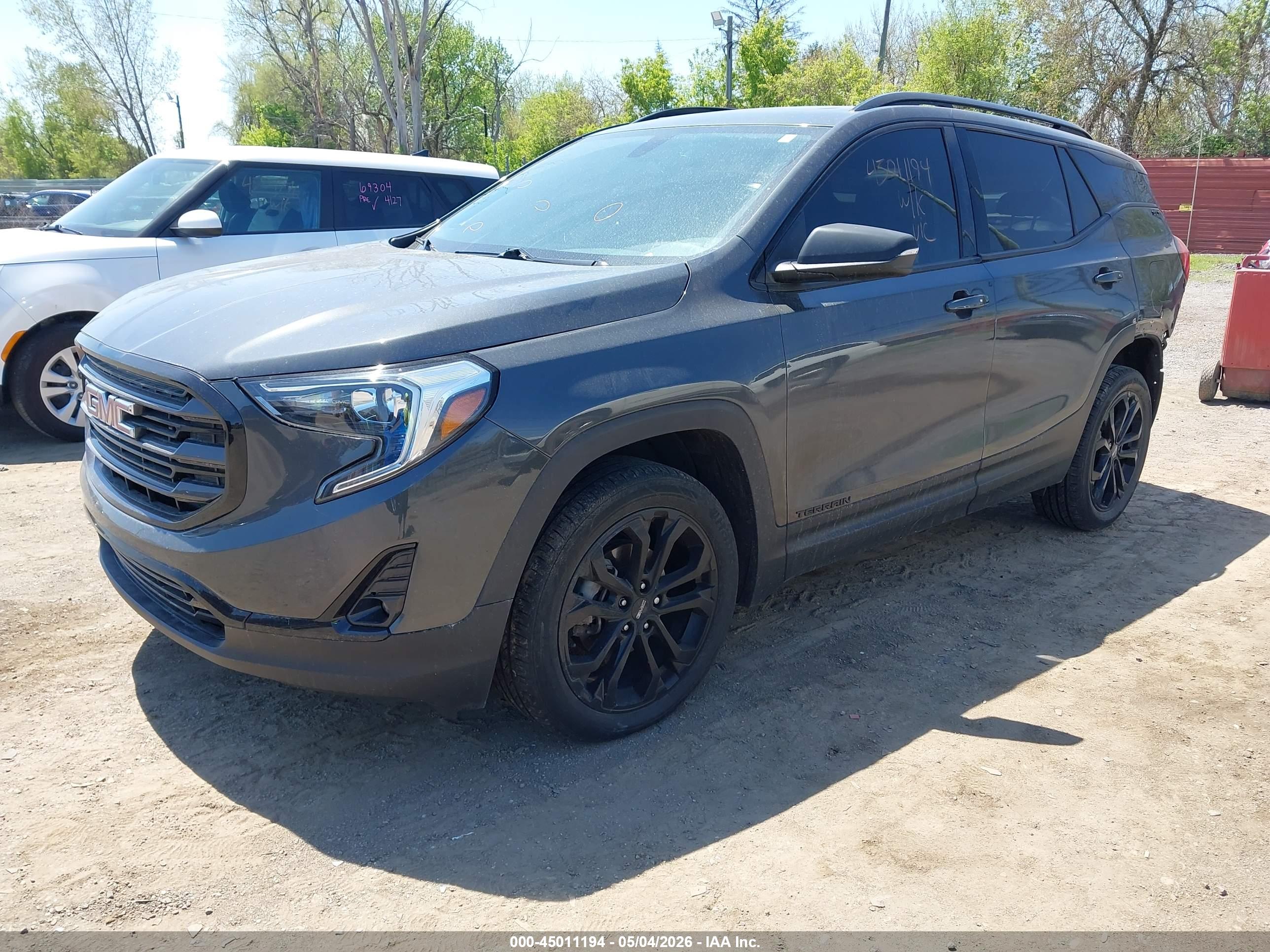 GMC TERRAIN image 2
