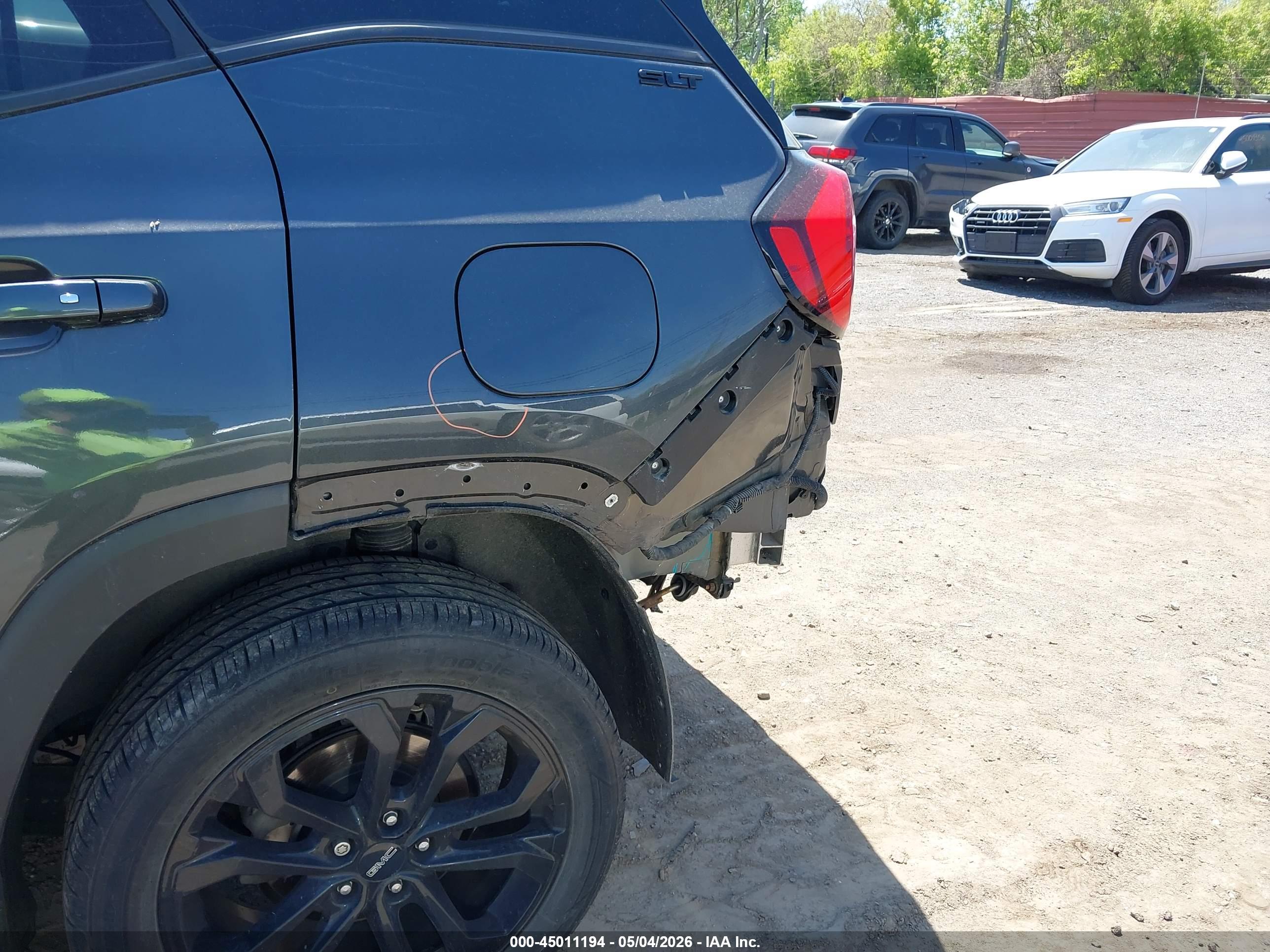 GMC TERRAIN image 6
