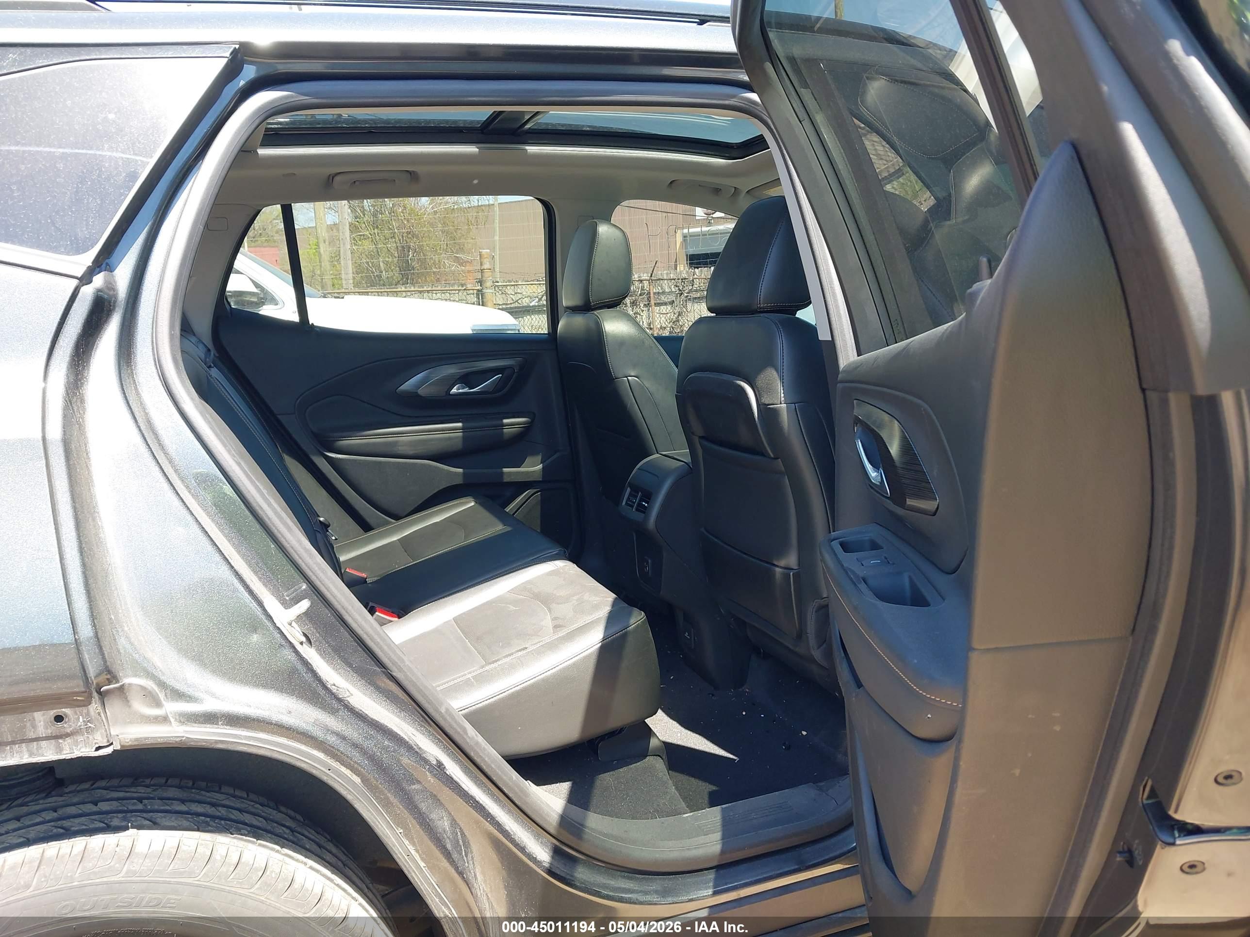 GMC TERRAIN image 8
