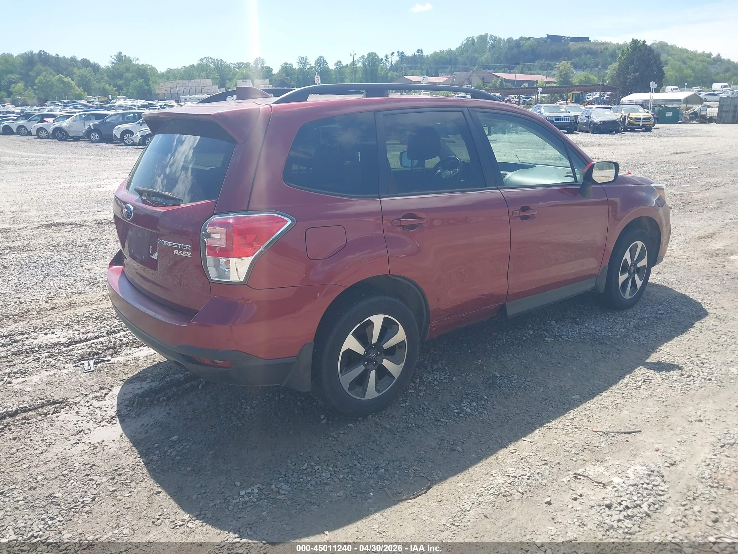SUBARU FORESTER image 4