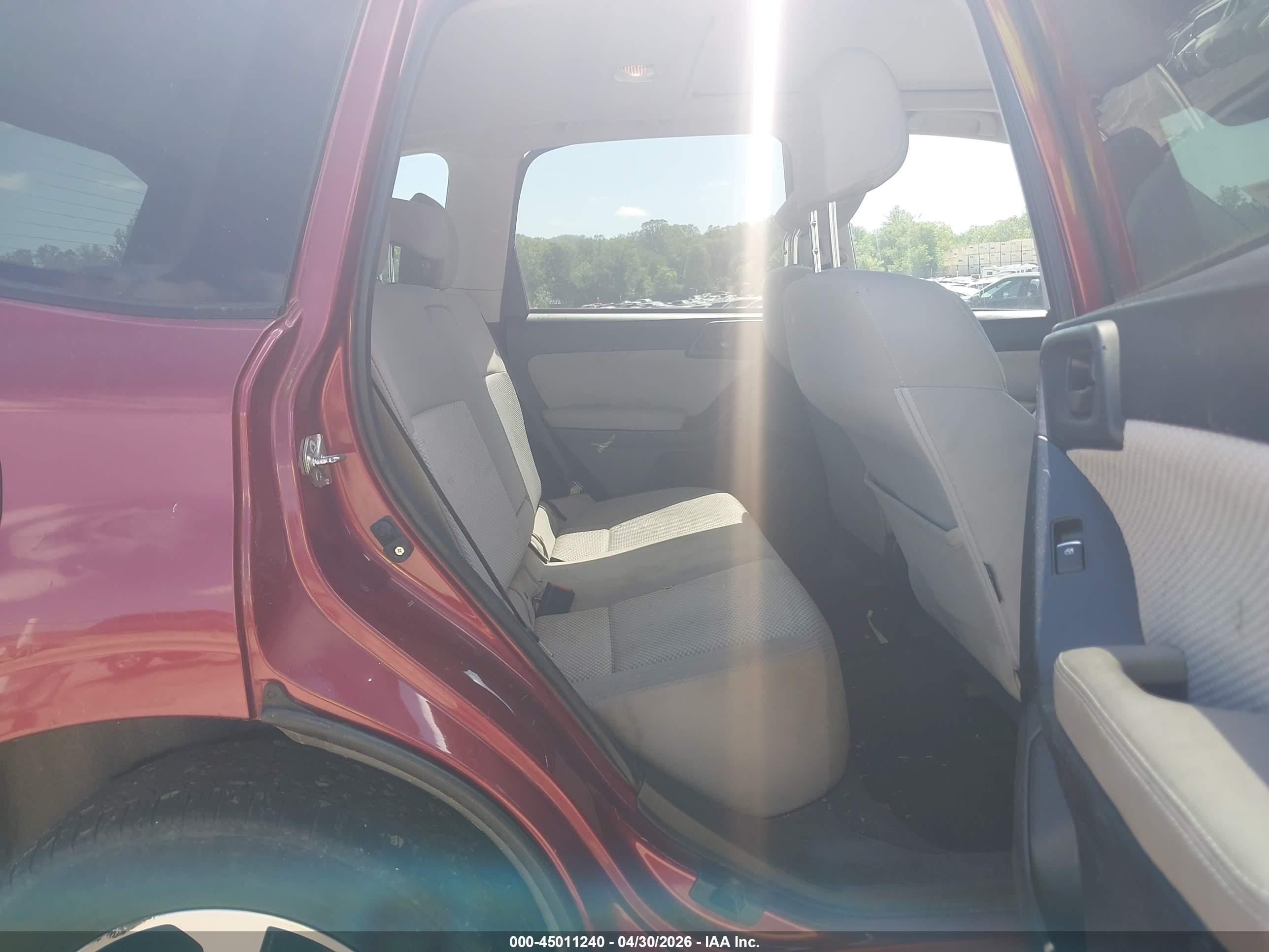 SUBARU FORESTER image 8