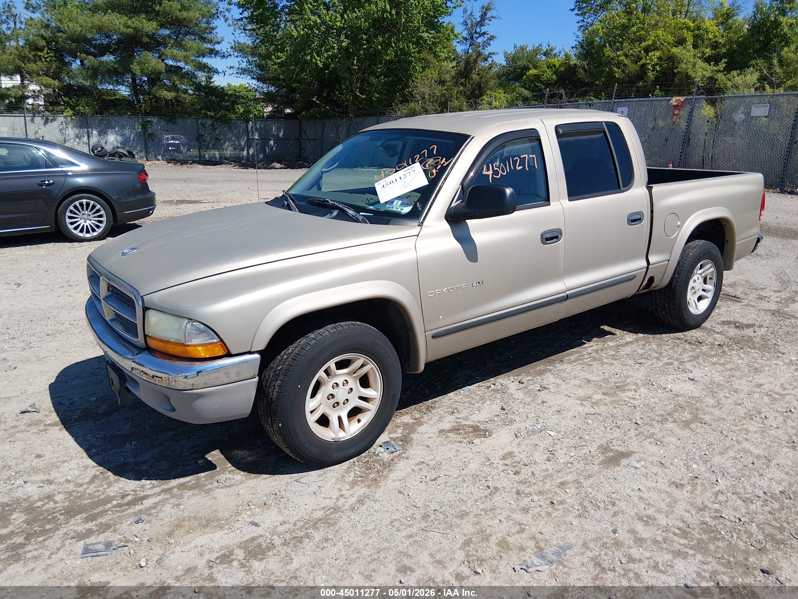 DODGE DAKOTA image 2