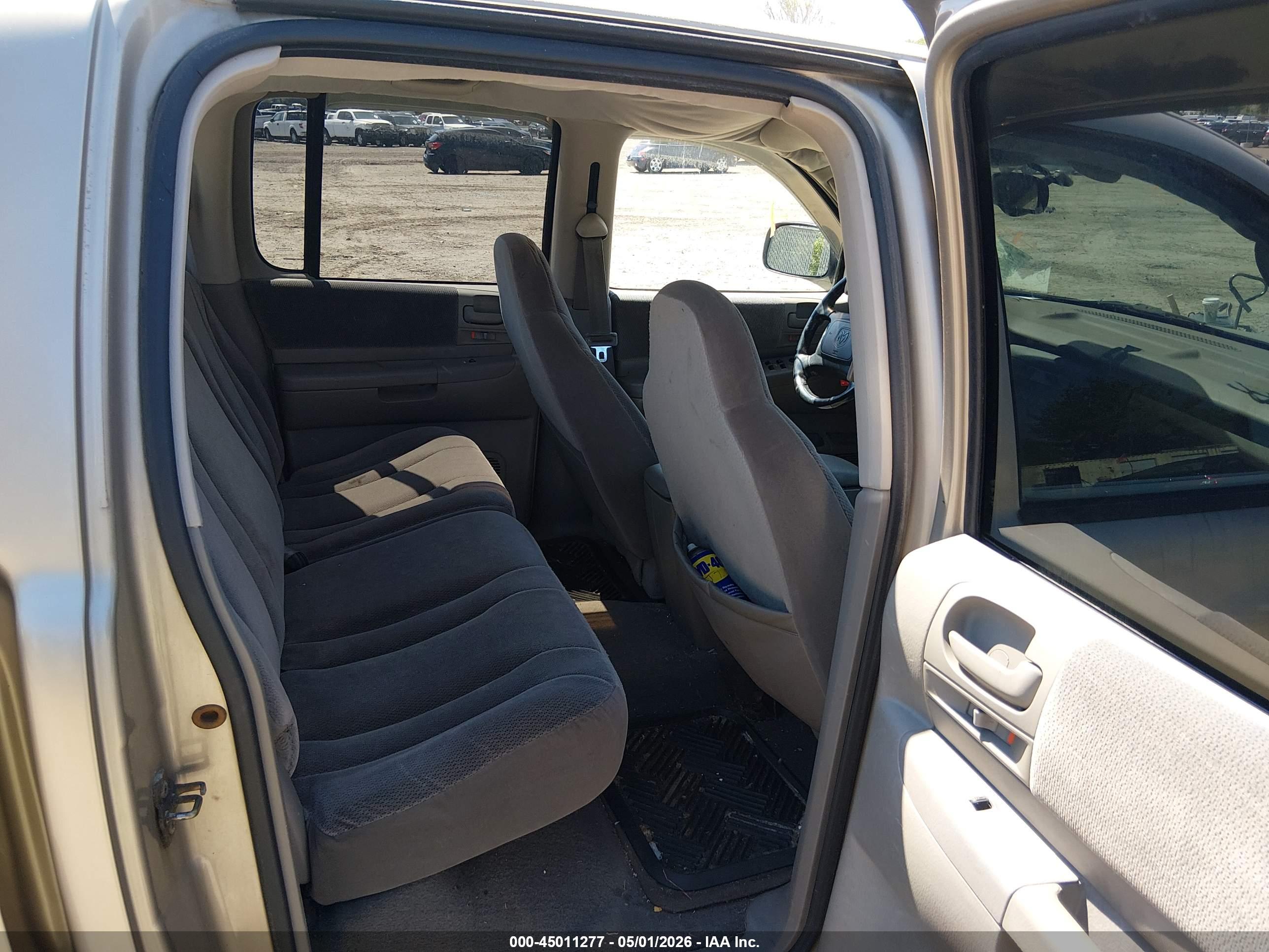 DODGE DAKOTA image 8