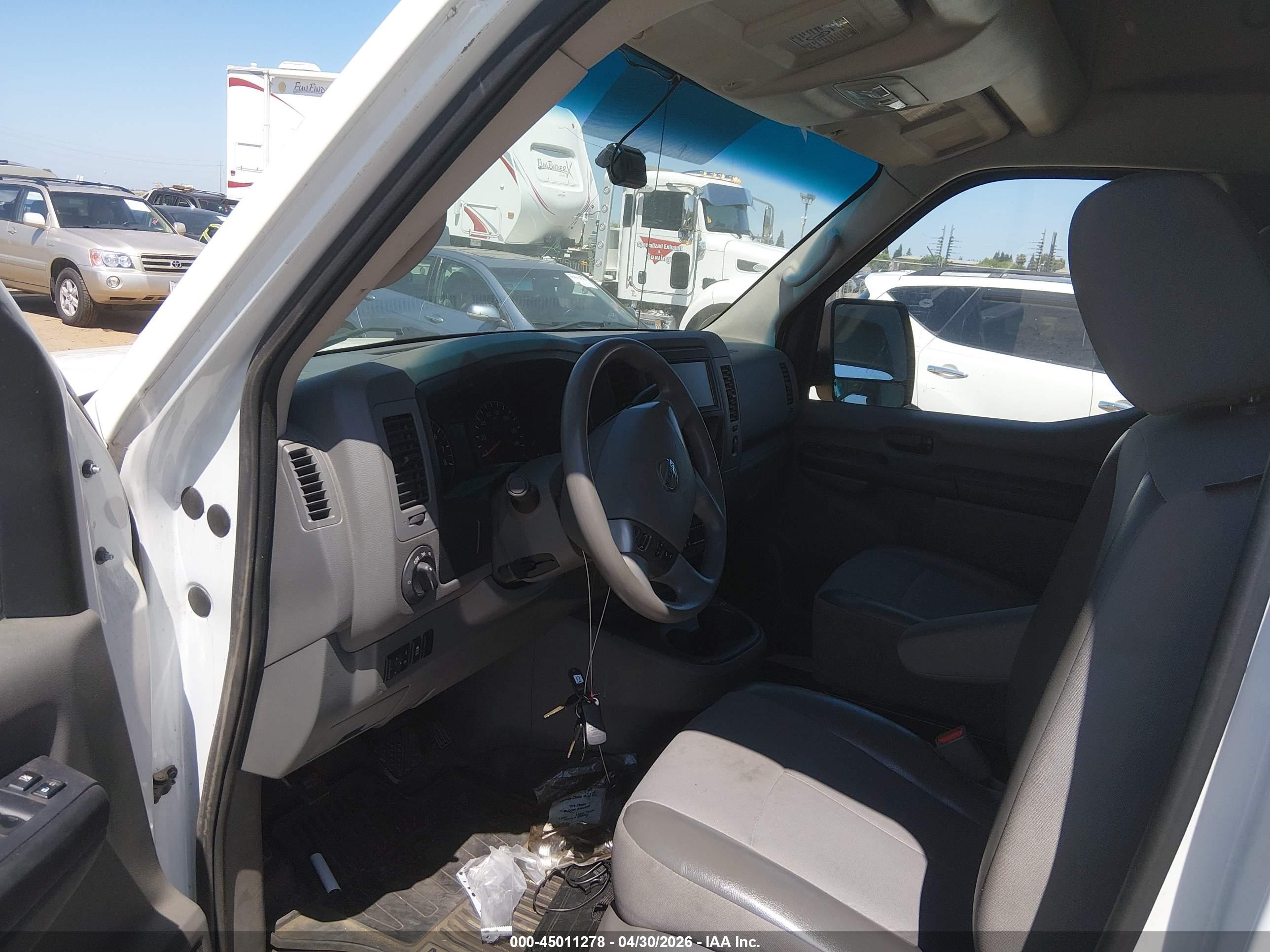 NISSAN NV image 5