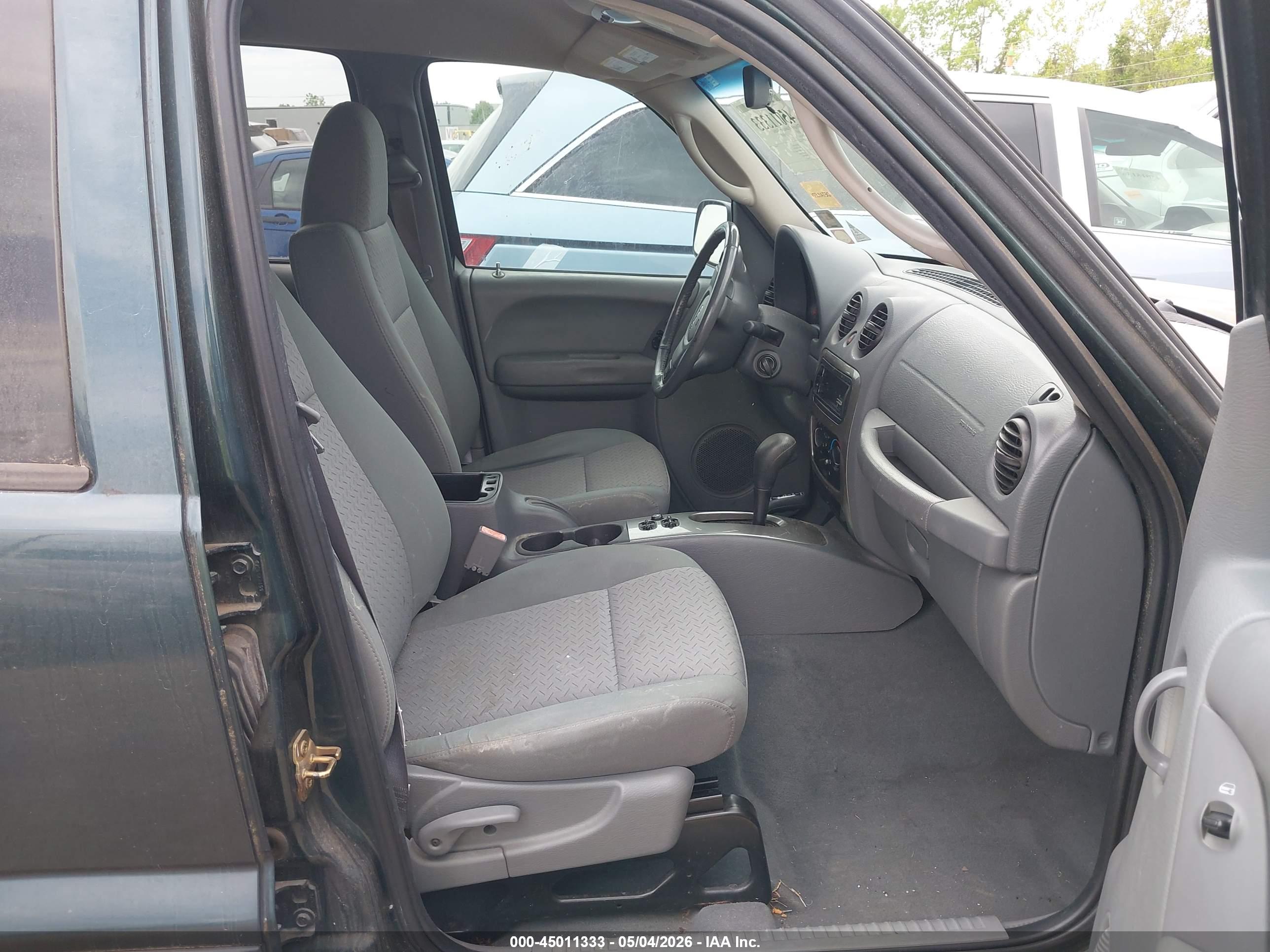 JEEP LIBERTY image 5