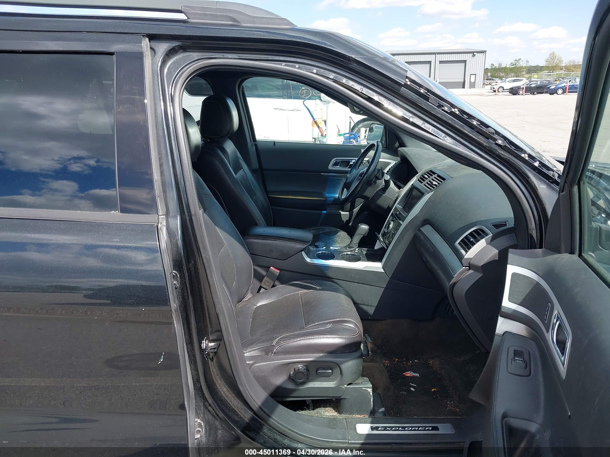 FORD EXPLORER image 5