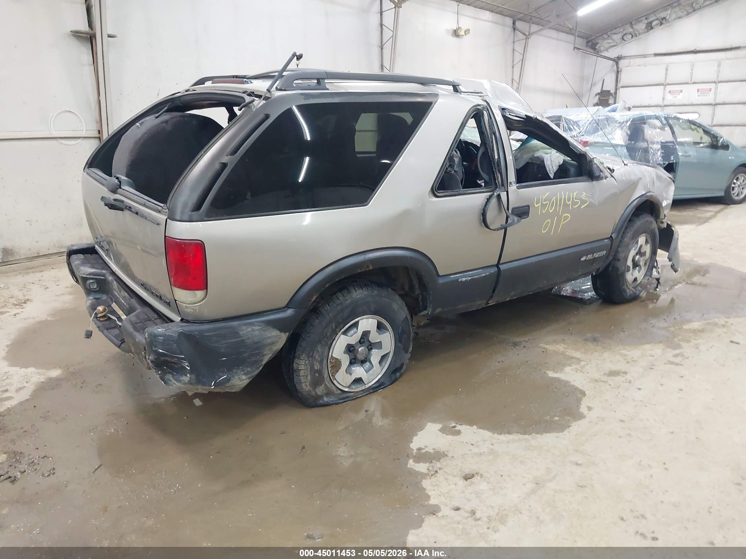 CHEVROLET BLAZER image 4