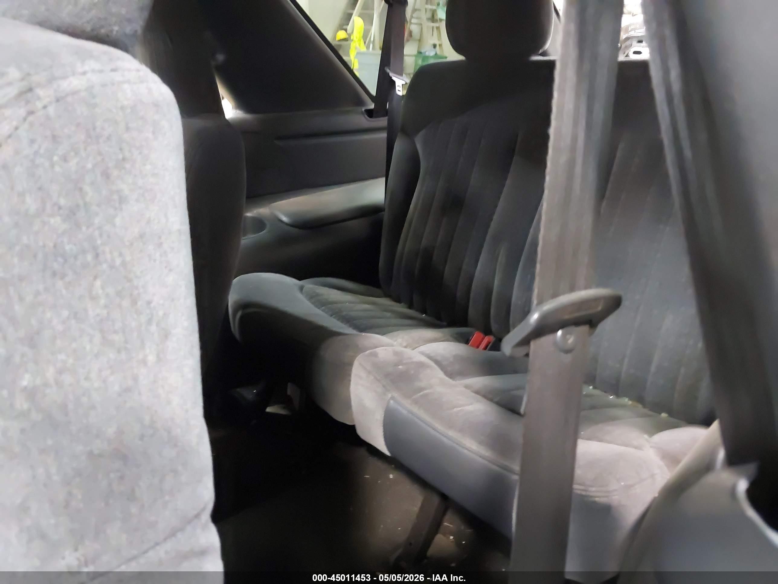 CHEVROLET BLAZER image 8