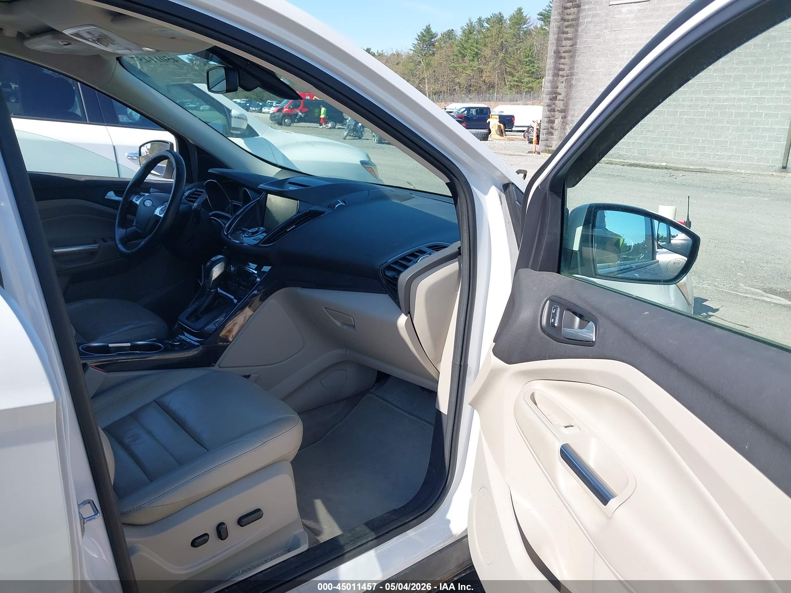 FORD ESCAPE image 5