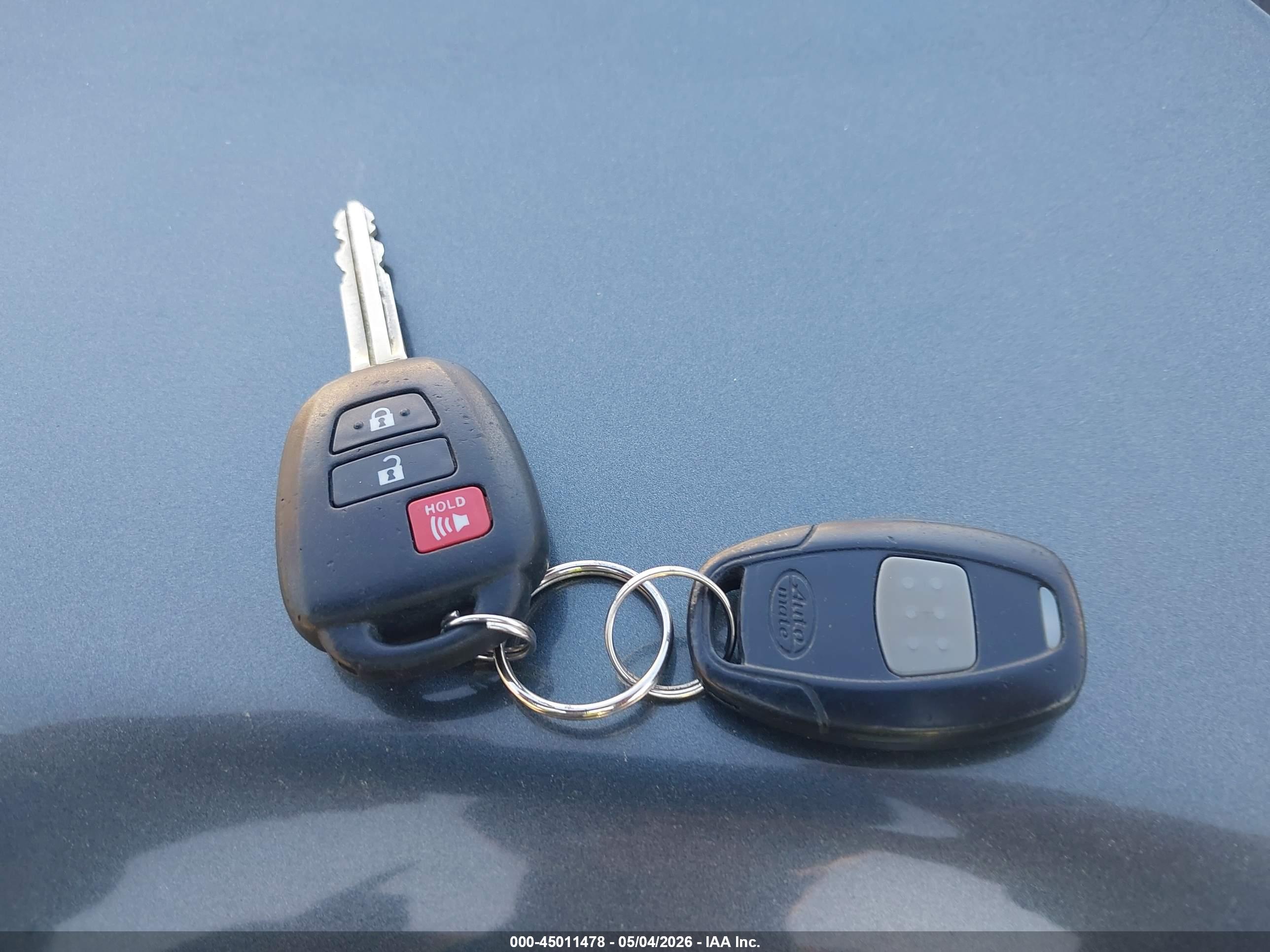TOYOTA RAV4 image 11