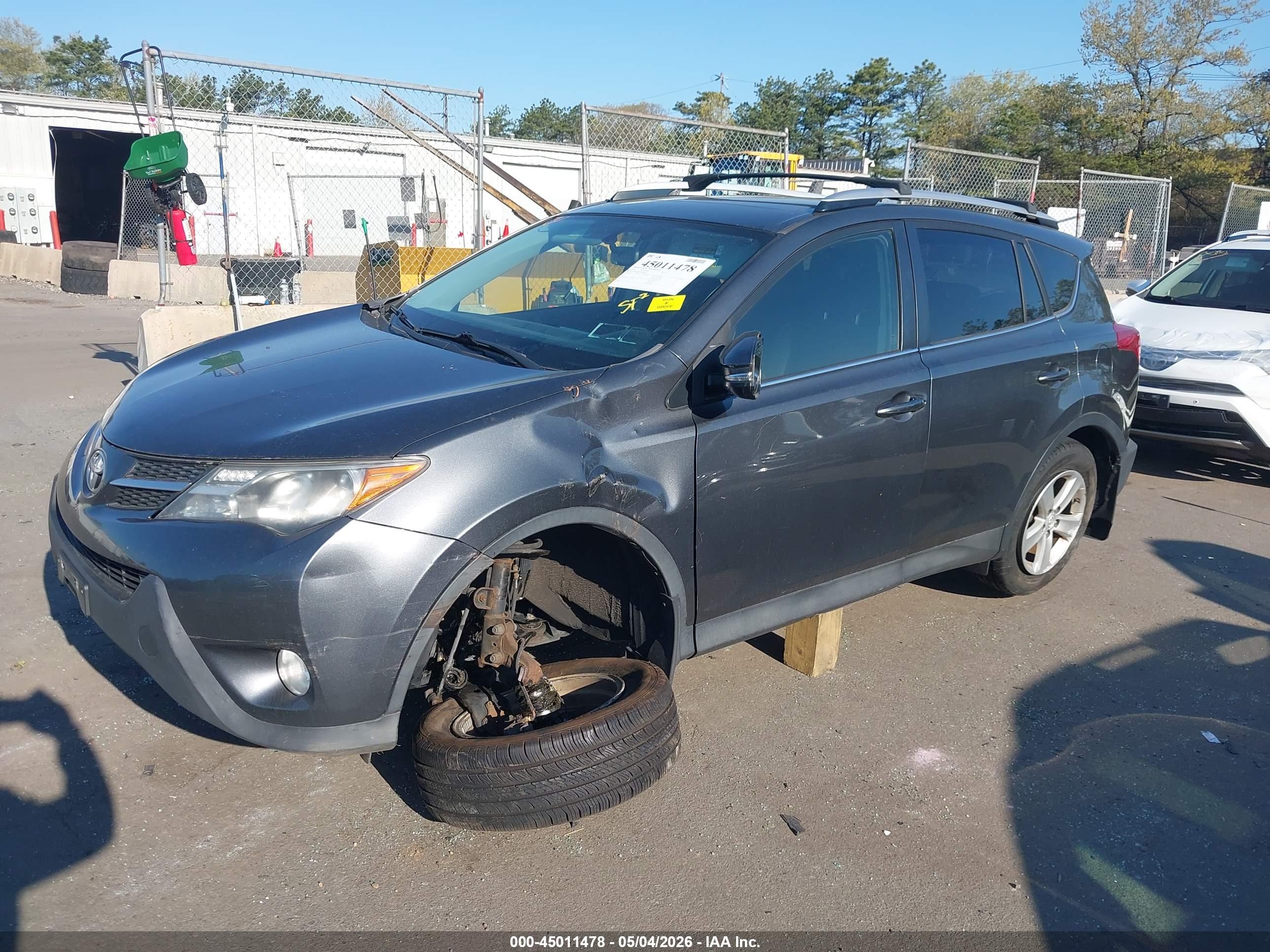 TOYOTA RAV4 image 2