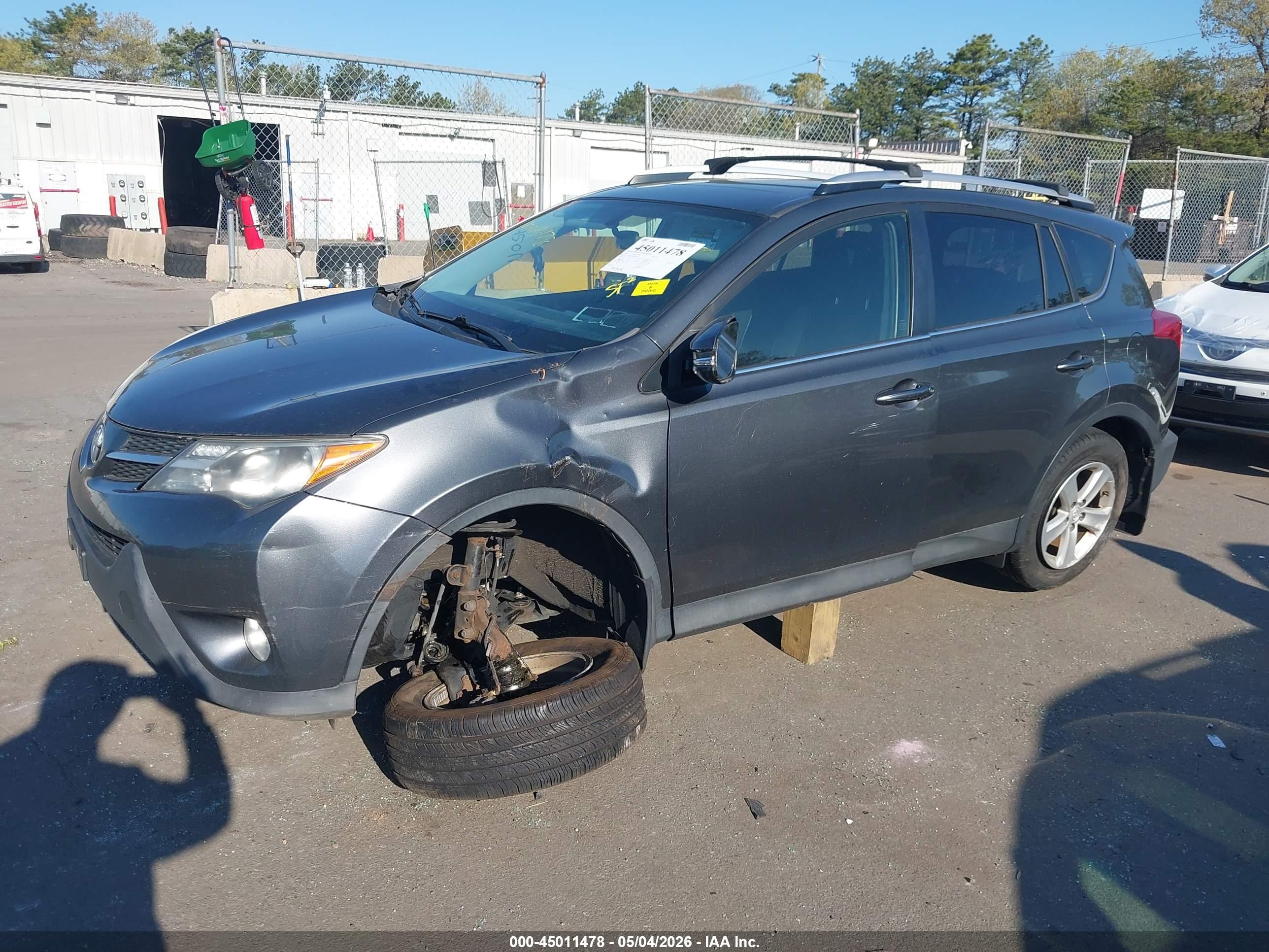 TOYOTA RAV4 image 6