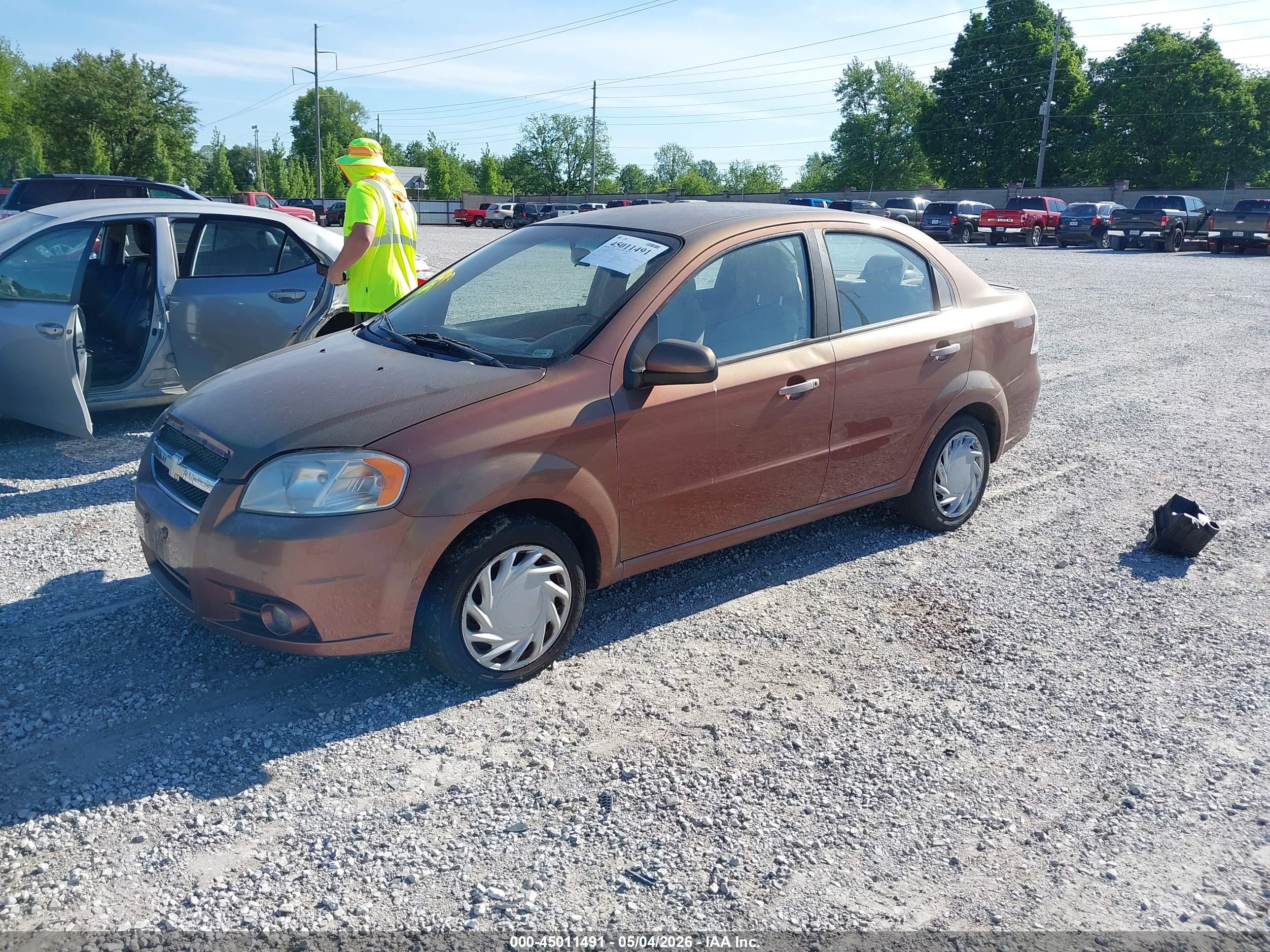 CHEVROLET AVEO image 2