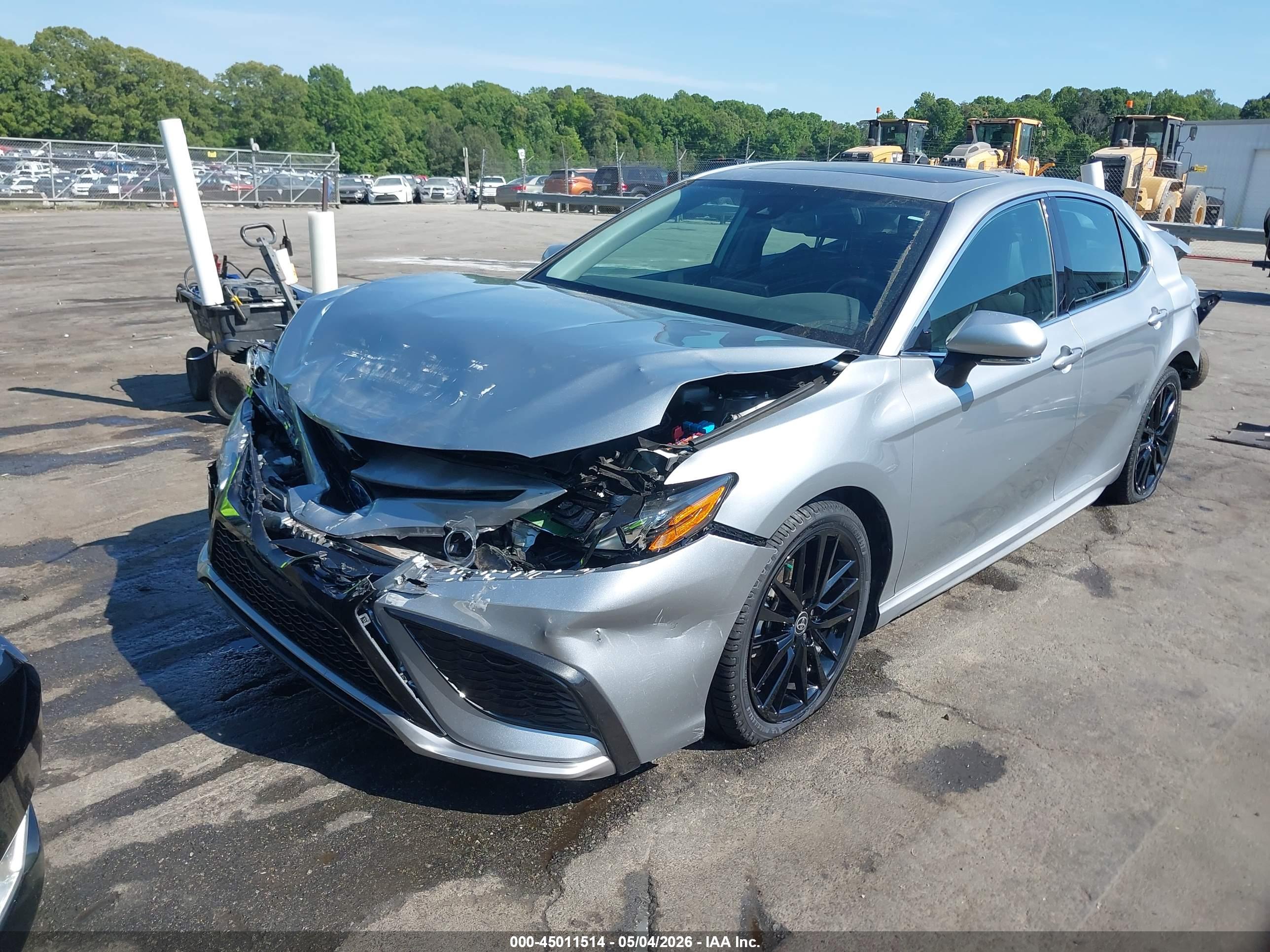TOYOTA CAMRY image 2